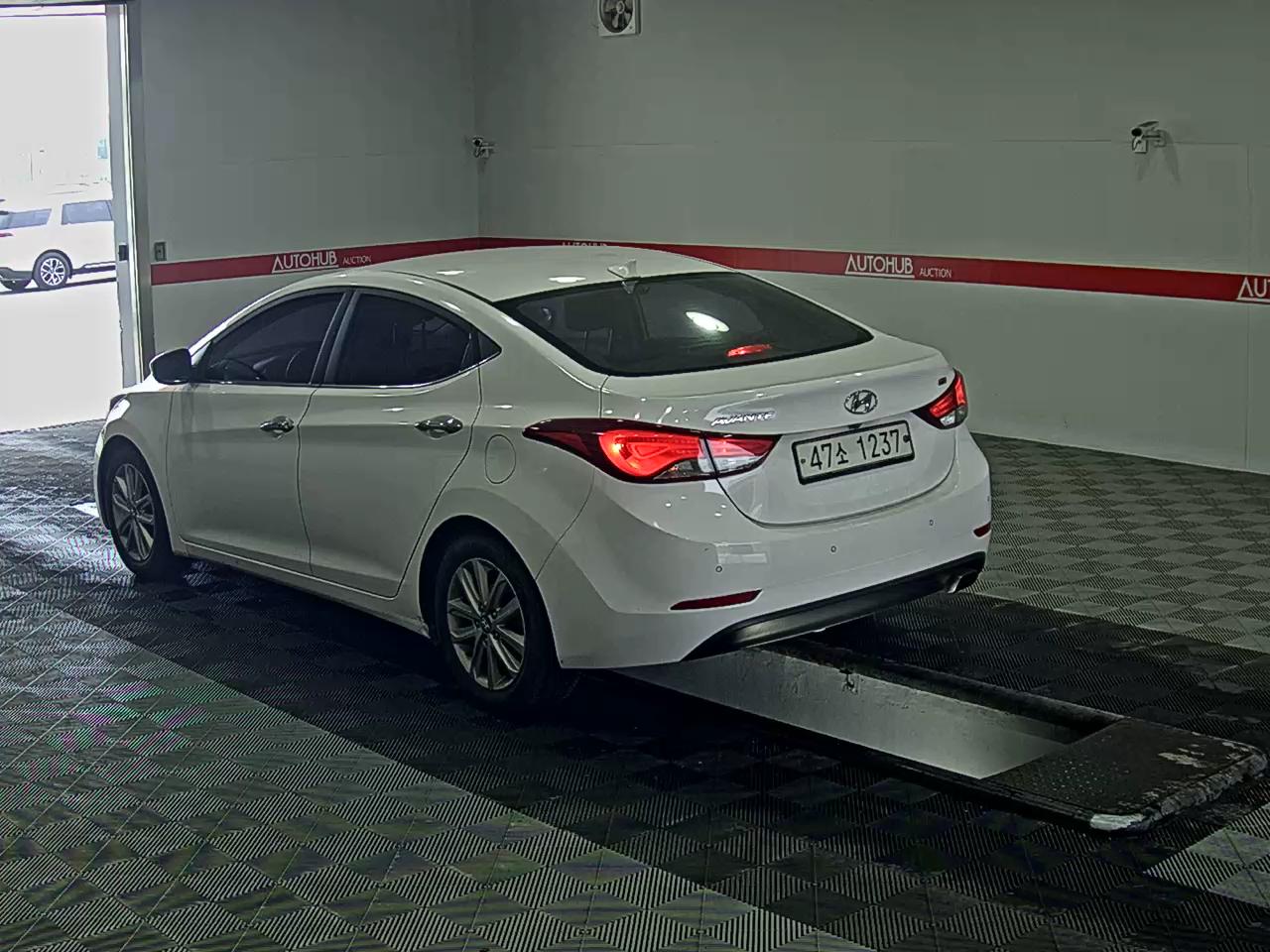 Hyundai Elantra 2014 - Image 5