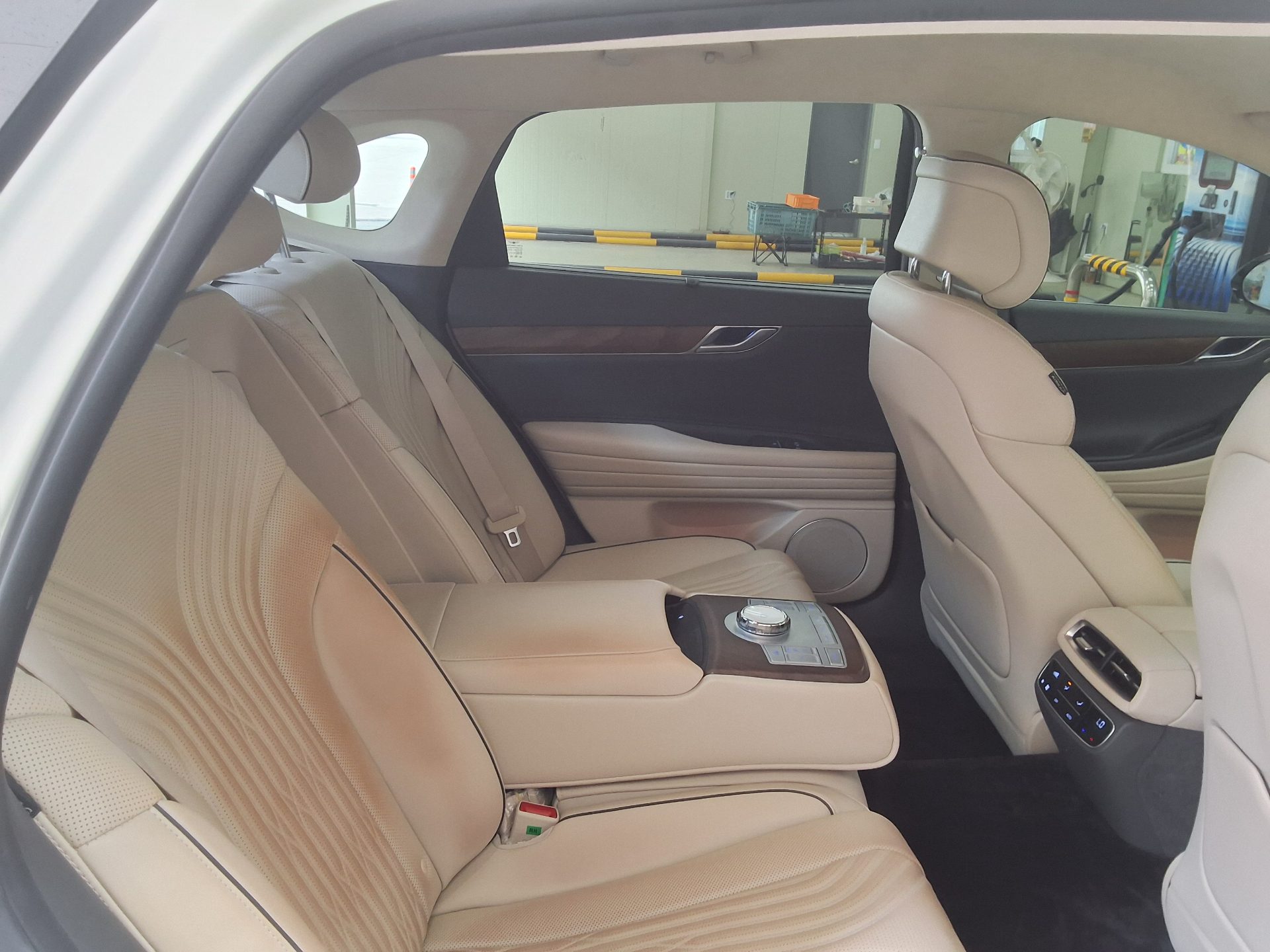 2024 - genesis g80