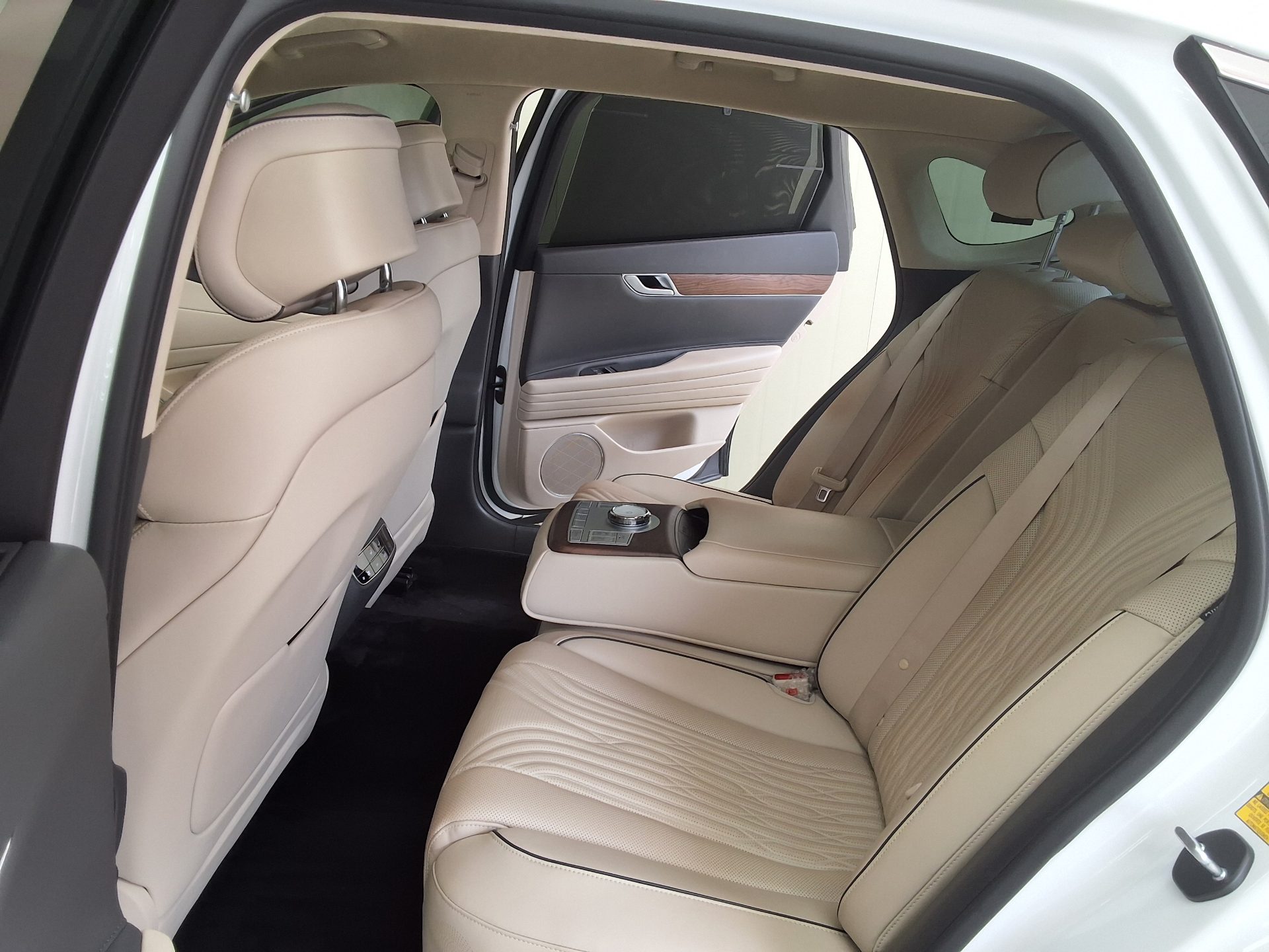 2024 - genesis g80