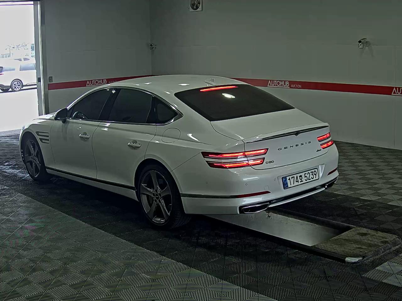 2024 - genesis g80