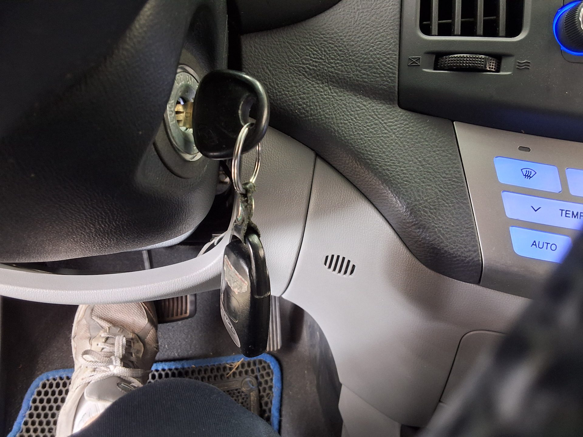 Hyundai Elantra 2010 - Image 17