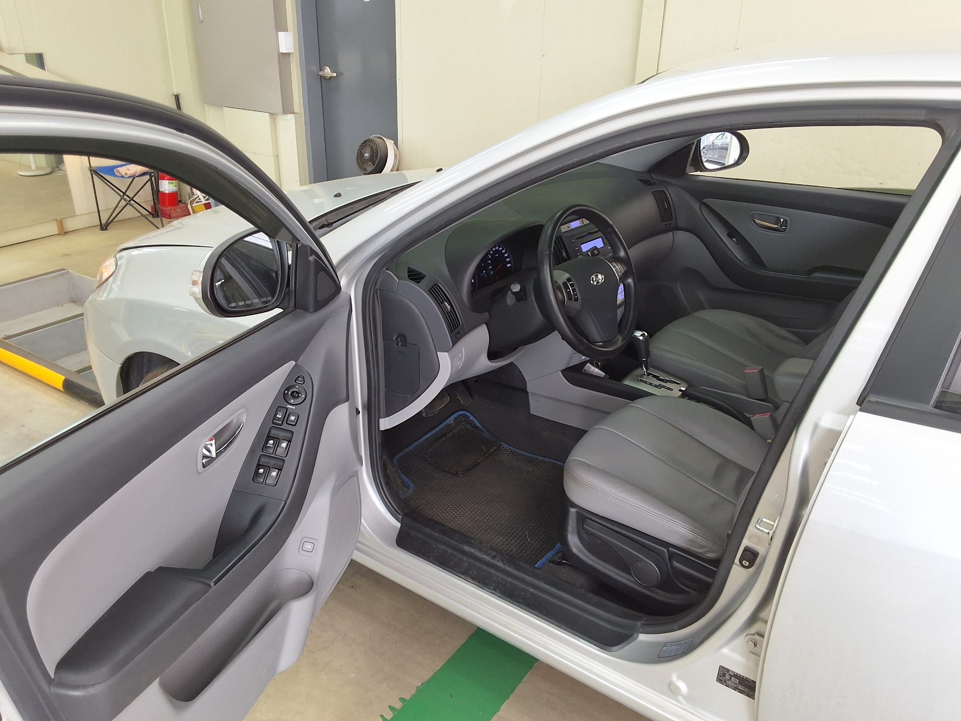Hyundai Elantra 2010 - Image 9