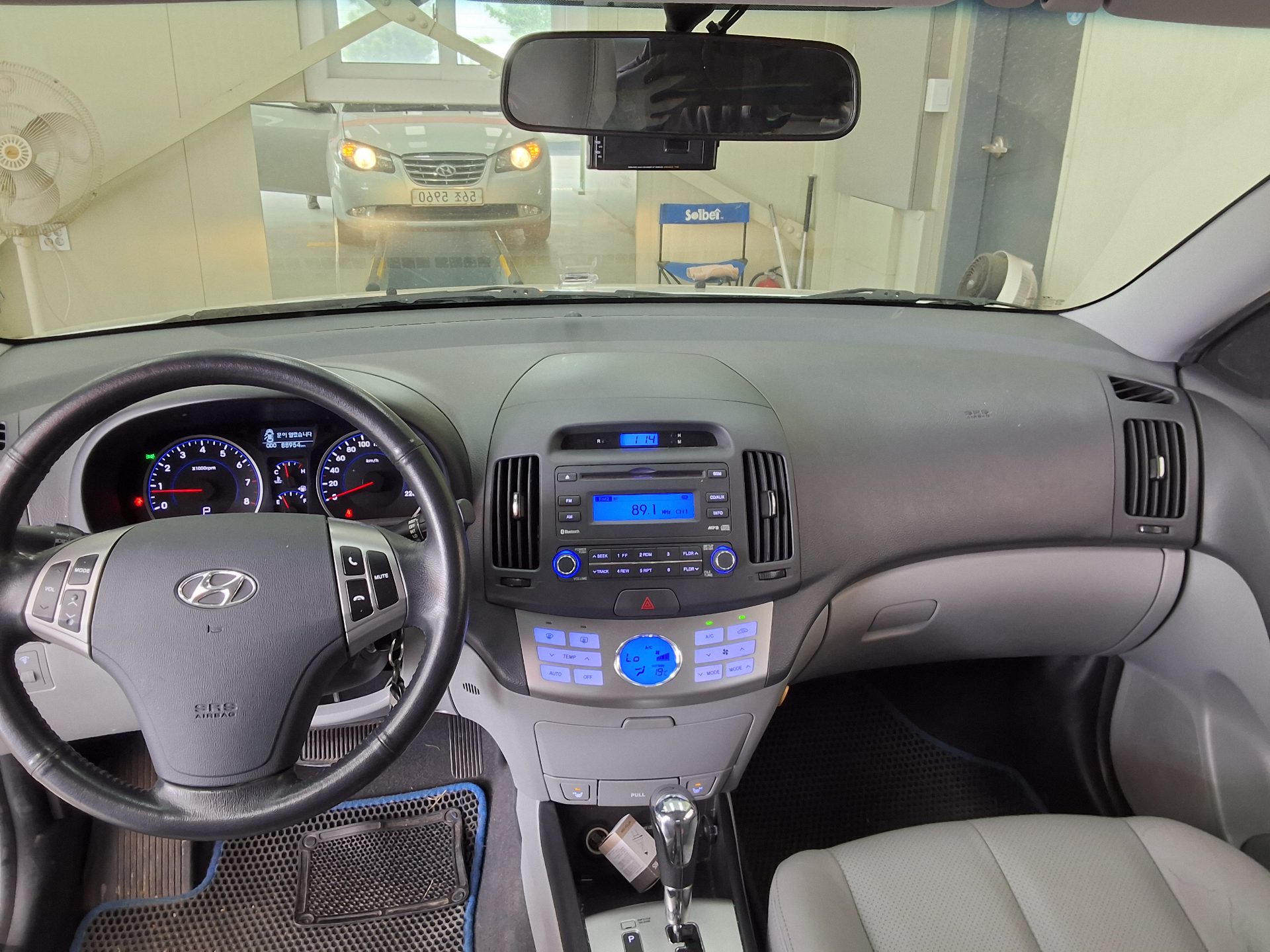 Hyundai Elantra 2010 - Image 18