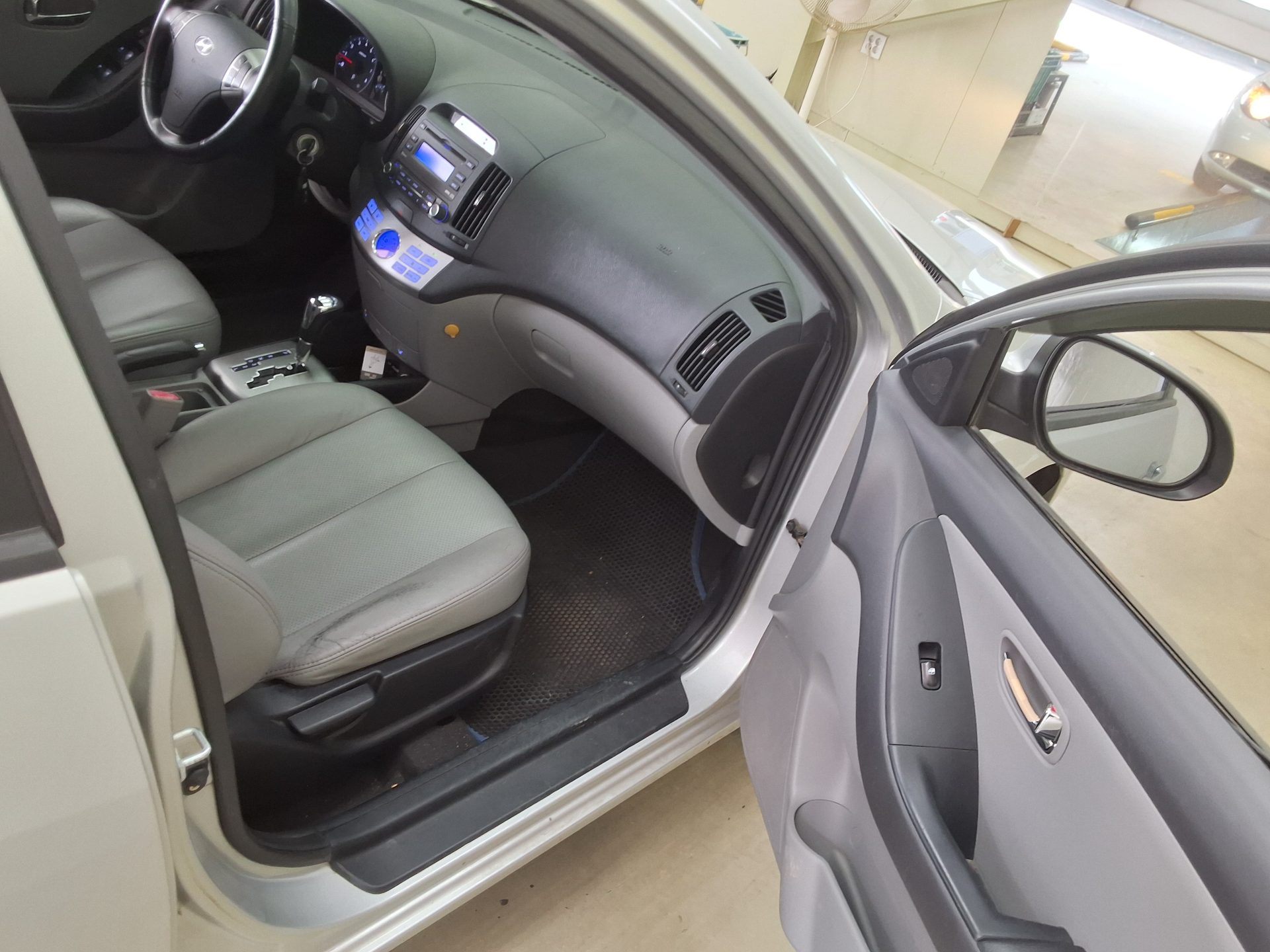 Hyundai Elantra 2010 - Image 13