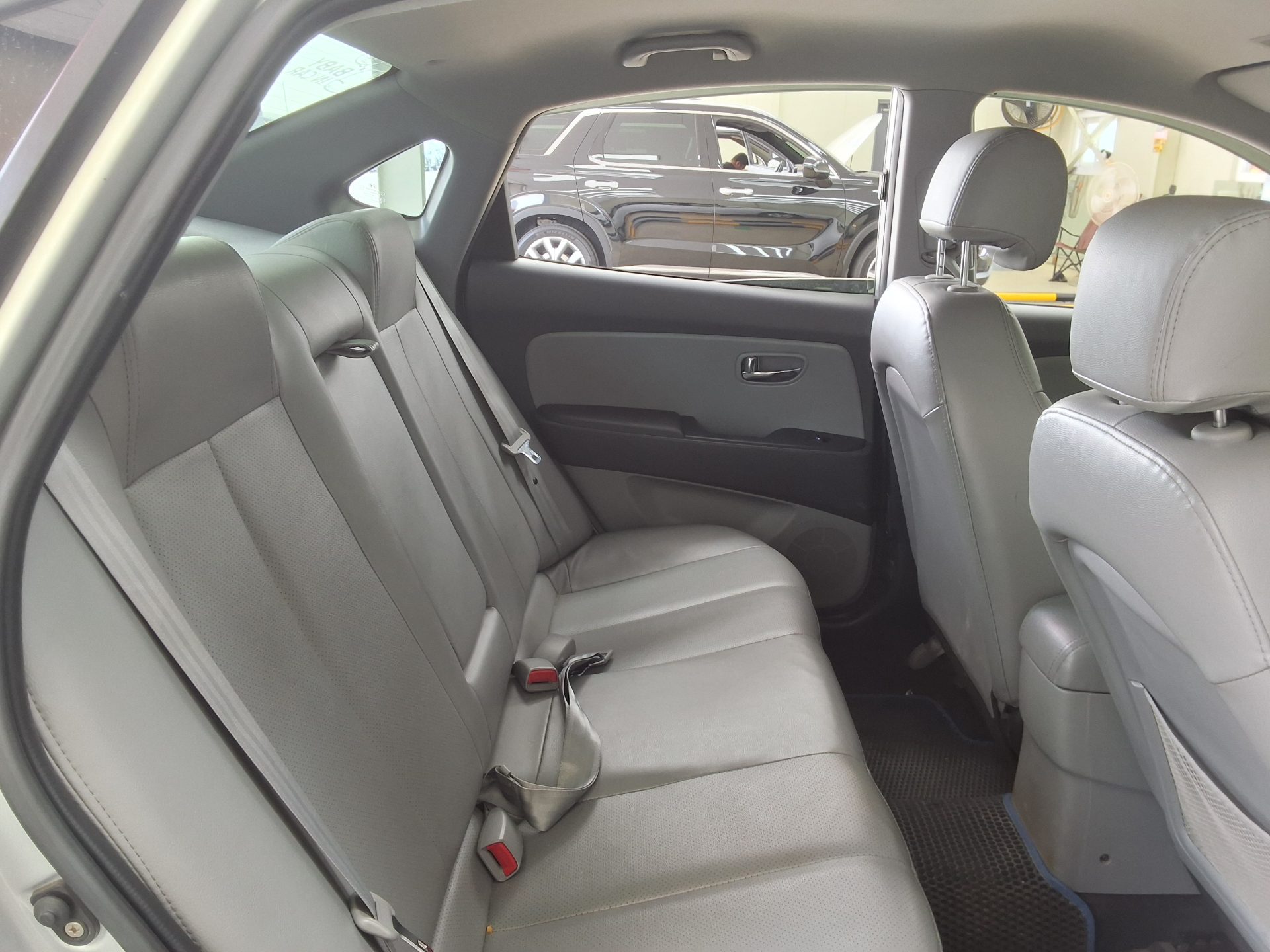 Hyundai Elantra 2010 - Image 12