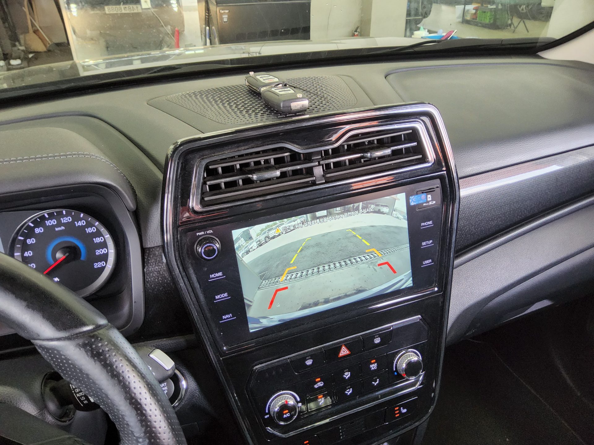 KG Mobility Tivoli 2022 - Image 16