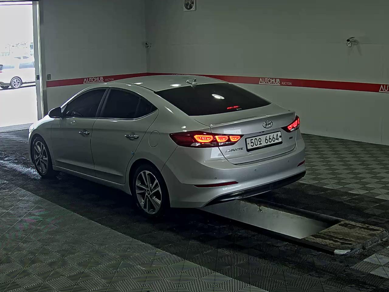 Hyundai Elantra 2016 - Image 5