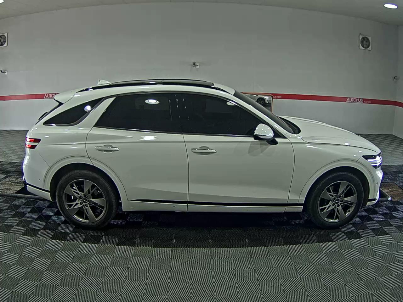 2024 - genesis gv70