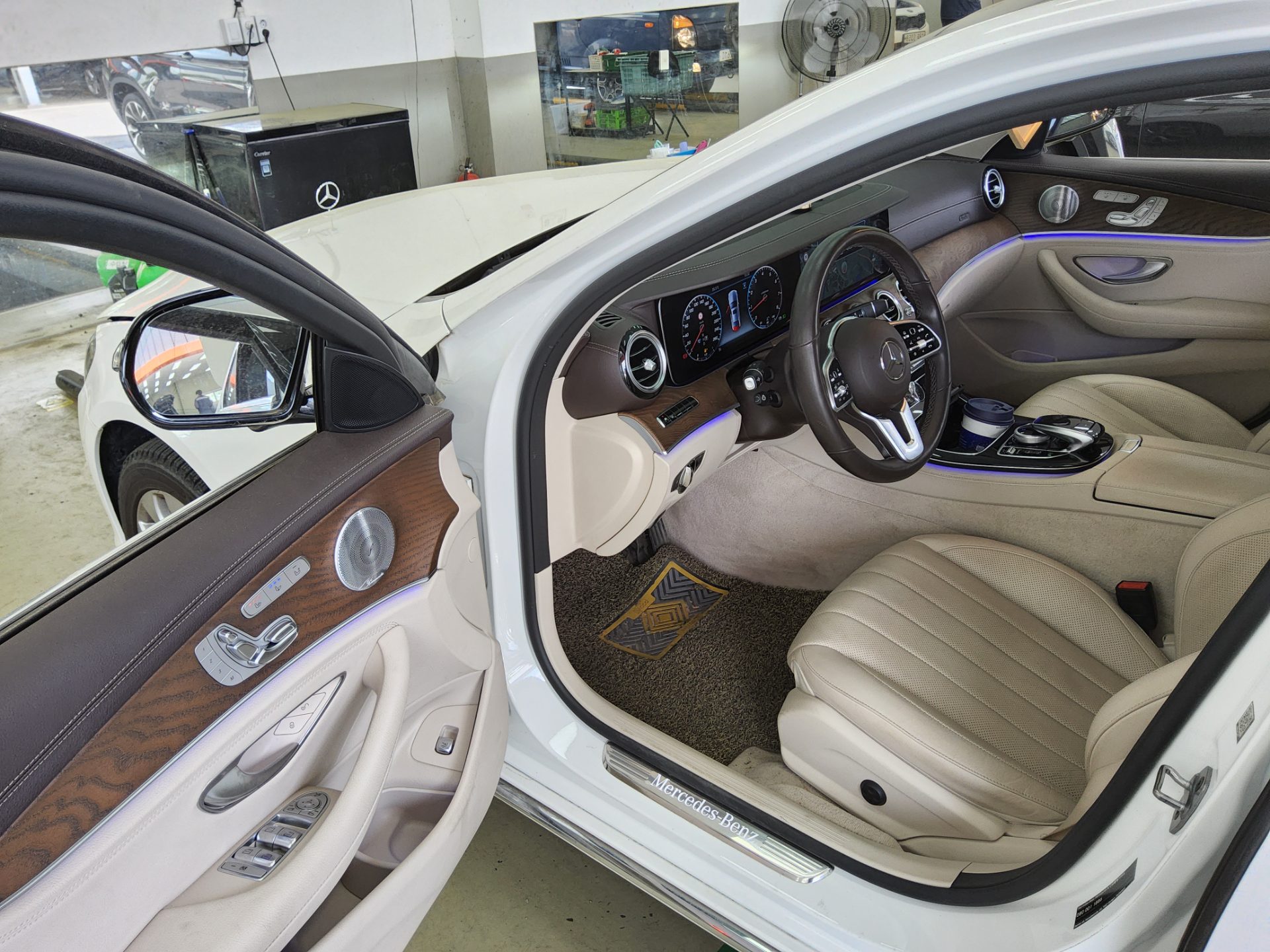 Mercedes-Benz E-Class 2019 - Image 9