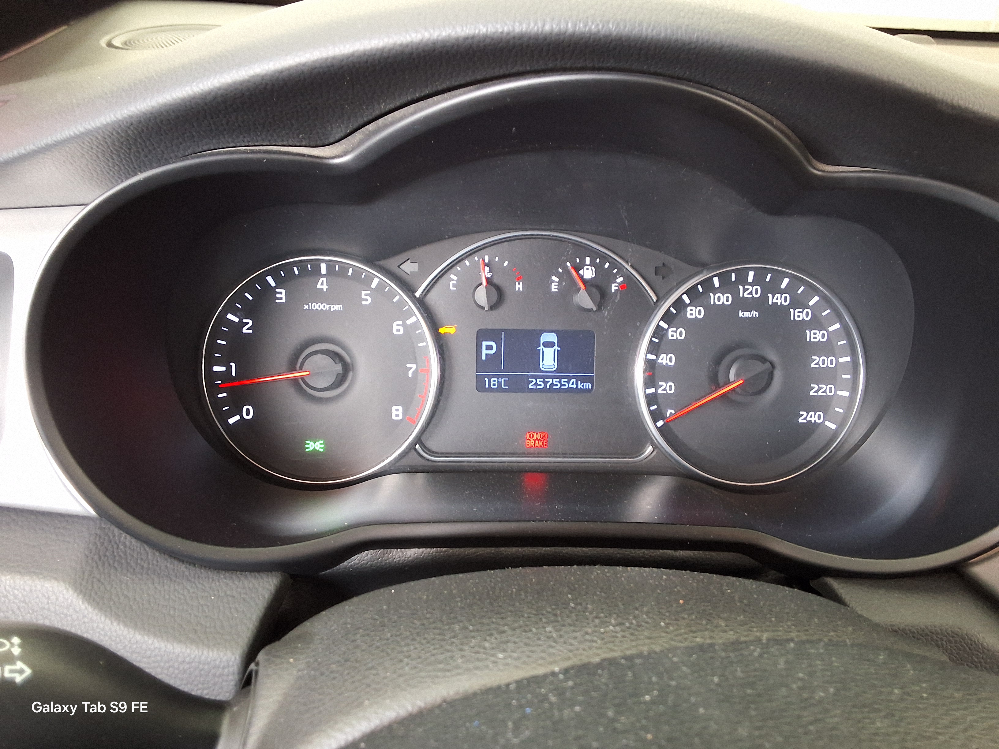 Kia Carens 2017 - Image 8