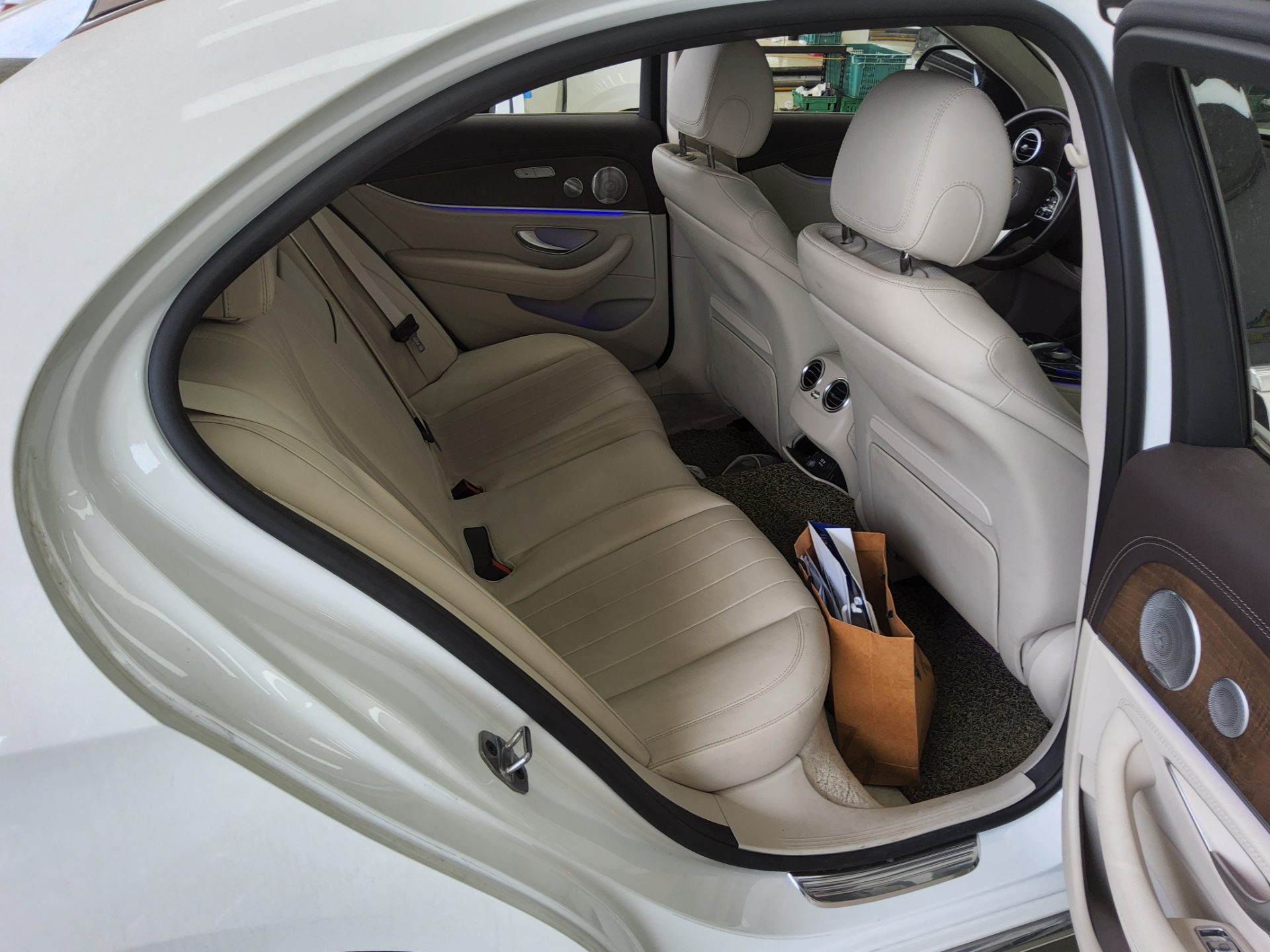 Mercedes-Benz E-Class 2019 - Image 12
