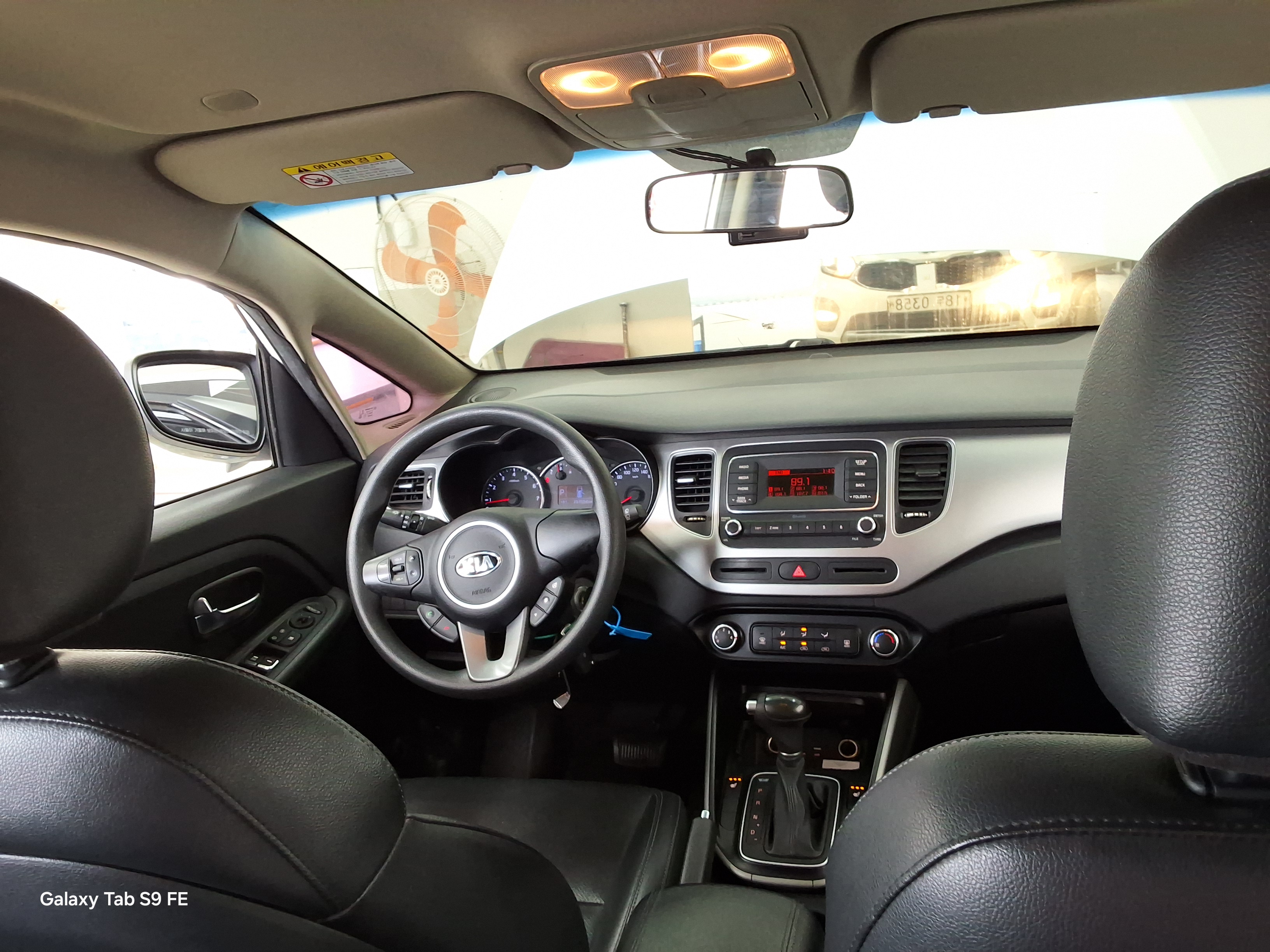 Kia Carens 2017 - Image 10