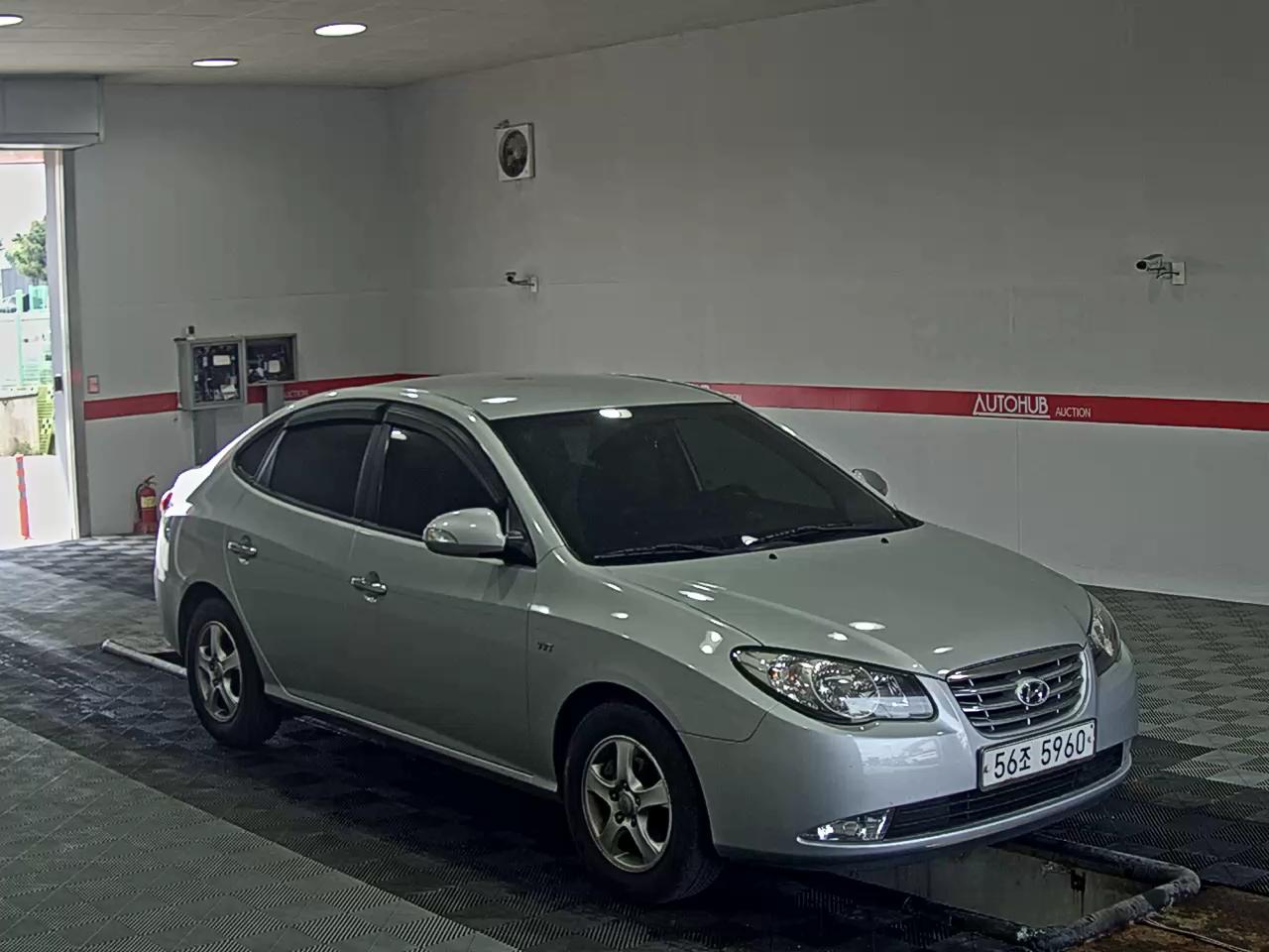 Hyundai Elantra 2010 - Image 2