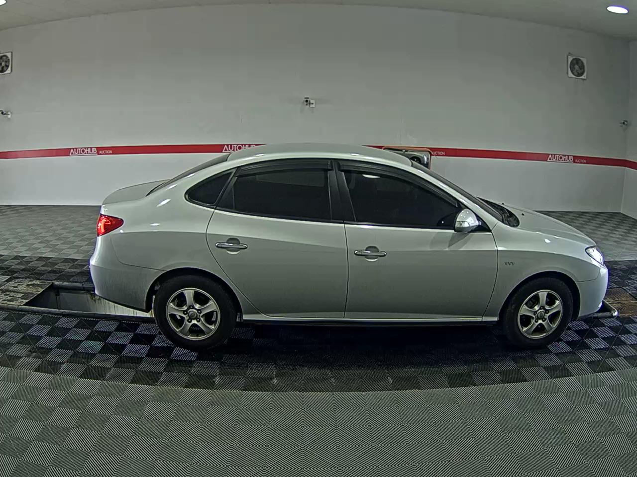 Hyundai Elantra 2010 - Image 3