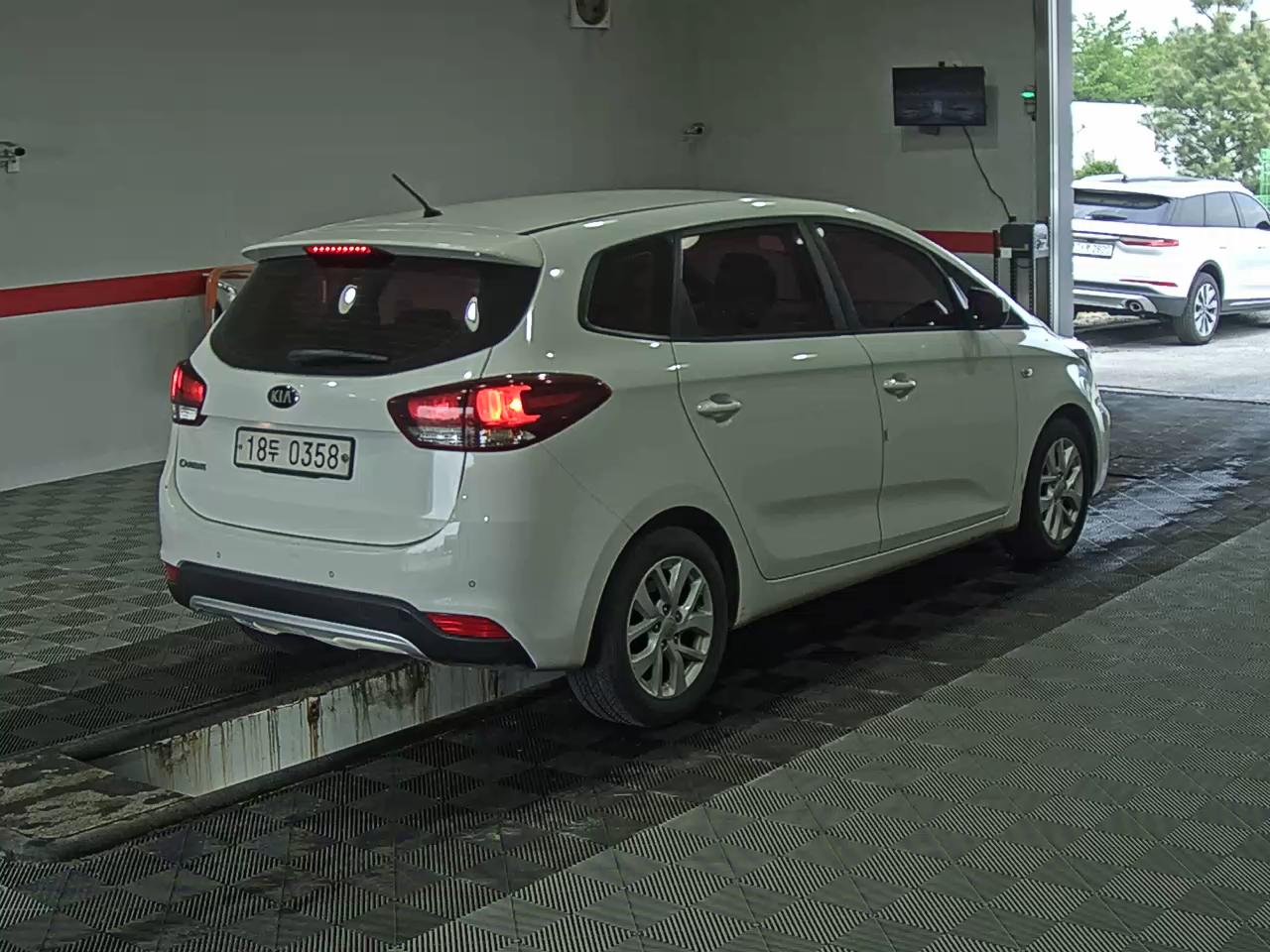 Kia Carens 2017 - Image 4