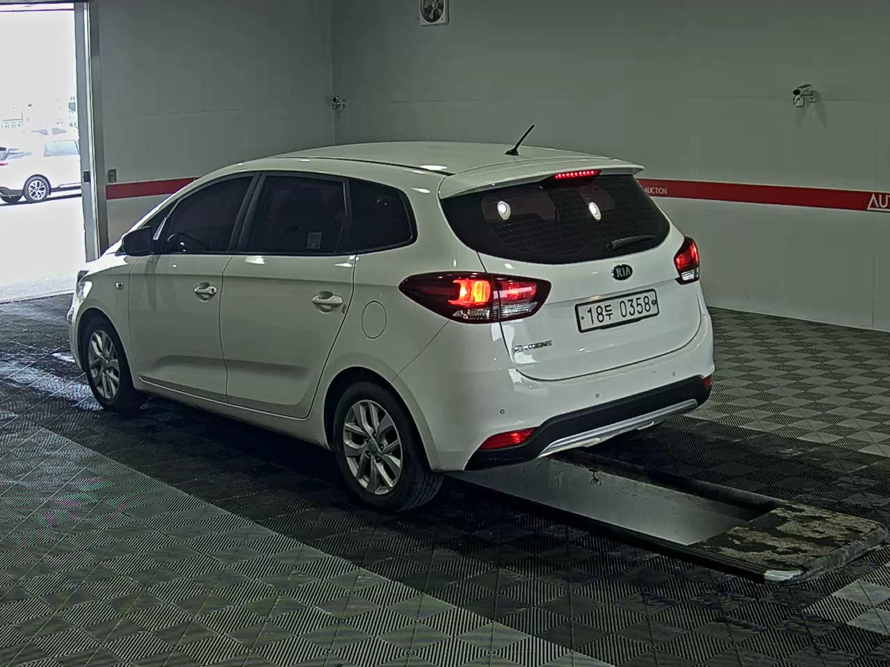 Kia Carens 2017 - Image 5