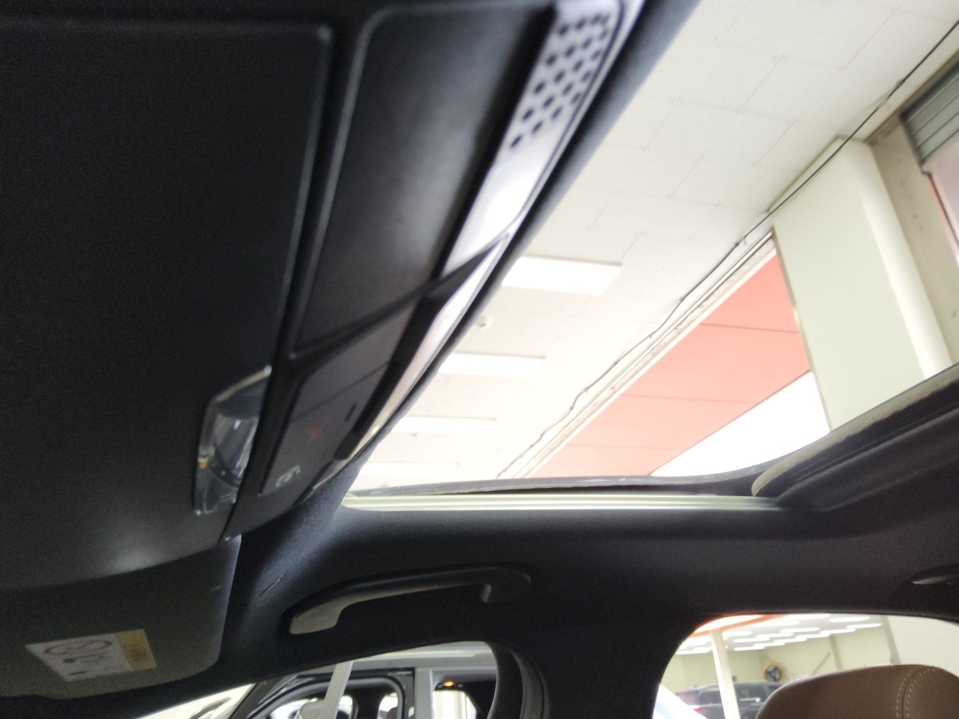 Mercedes-Benz E-Class 2022 - Image 16