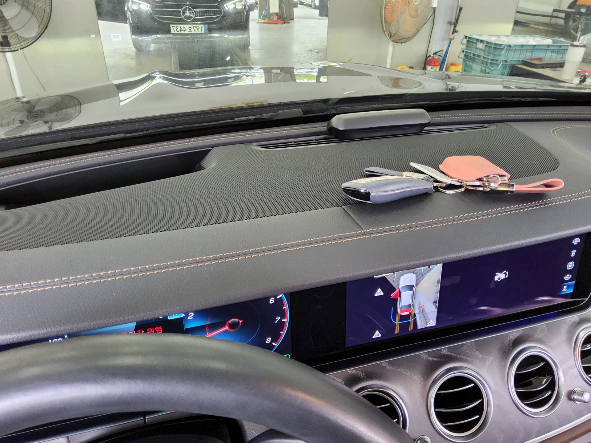 Mercedes-Benz E-Class 2022 - Image 17