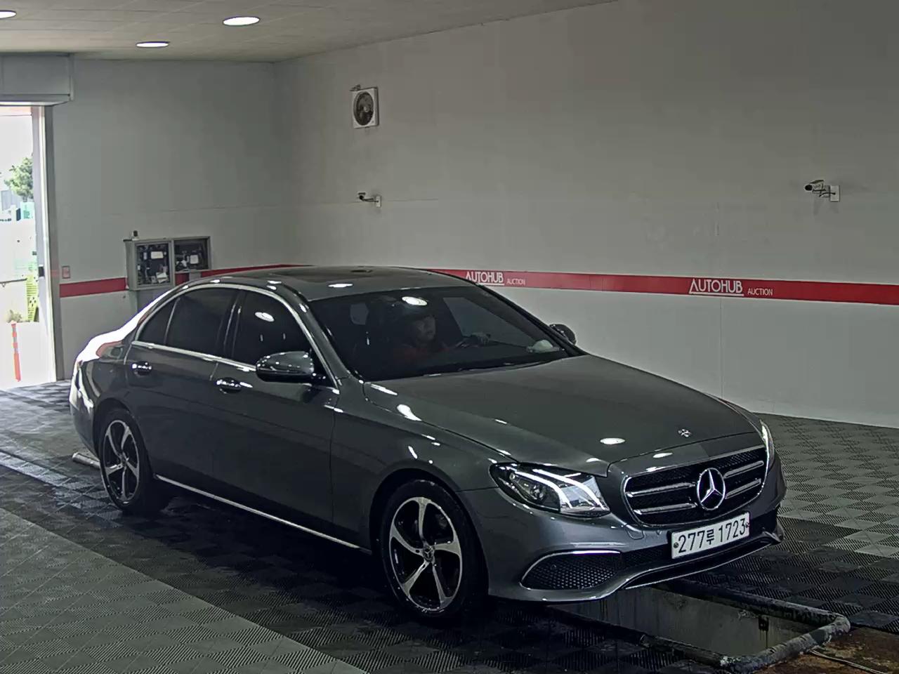 Mercedes-Benz E-Class 2020 - Image 2
