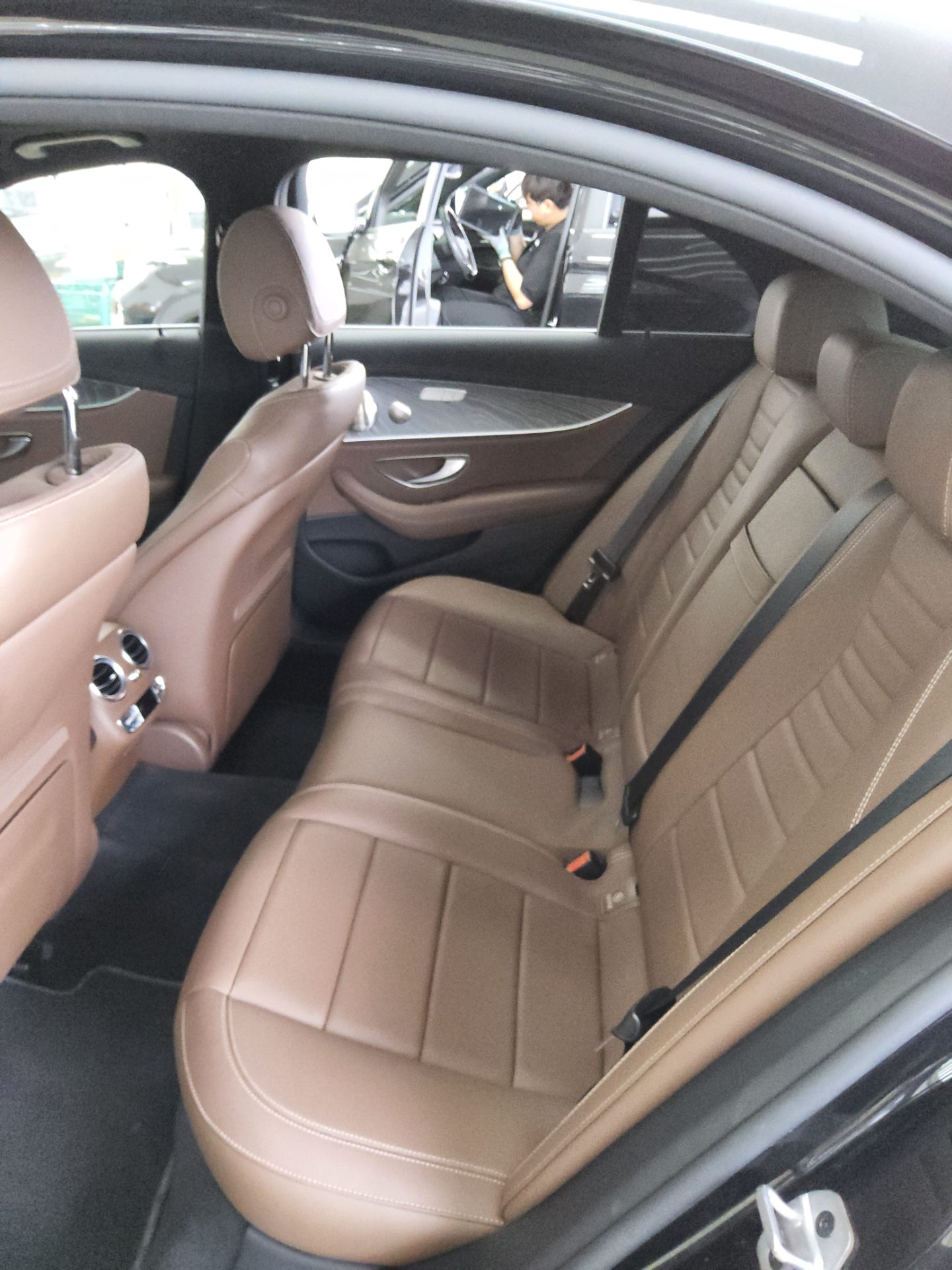 Mercedes-Benz E-Class 2022 - Image 11