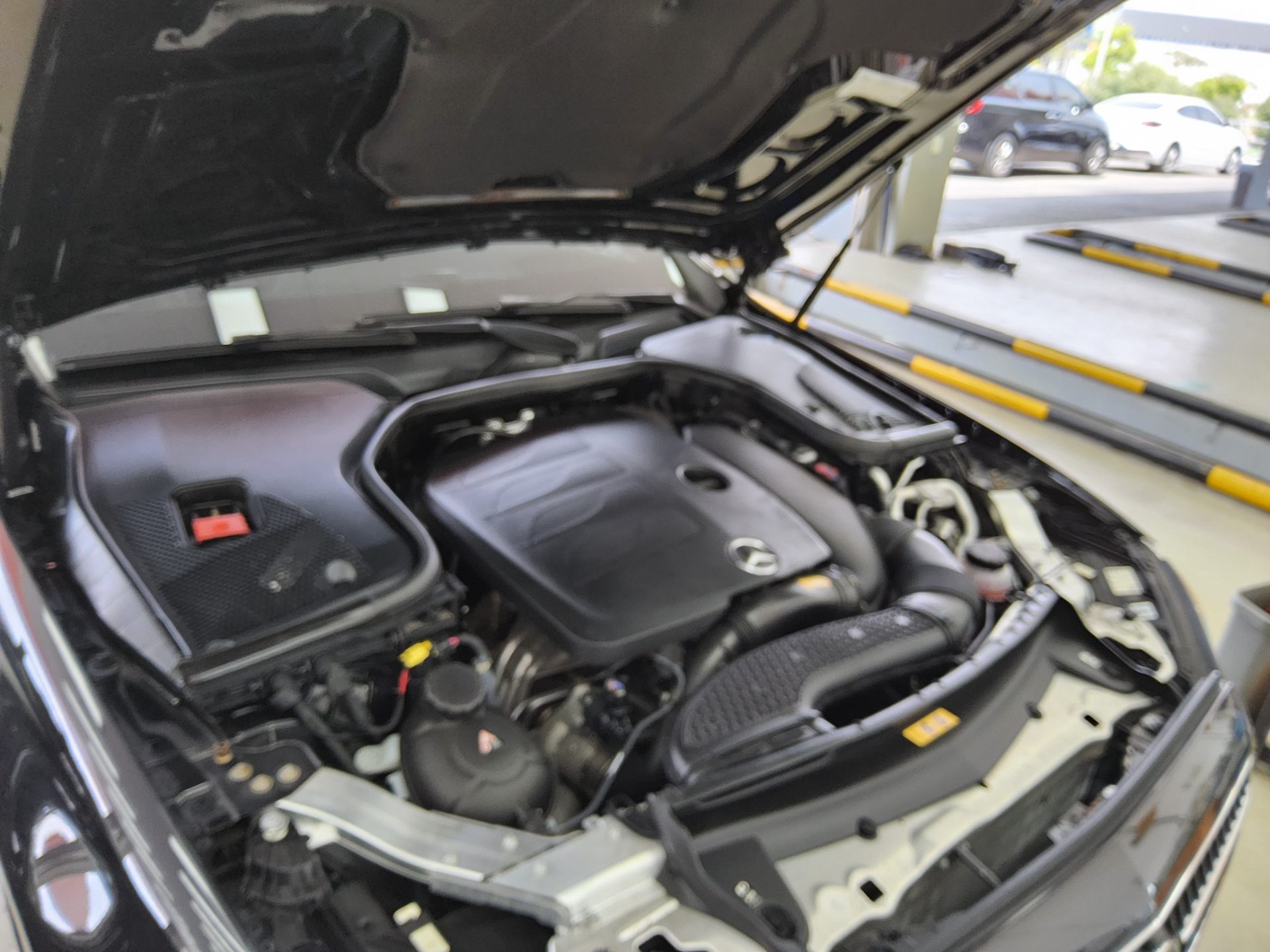 Mercedes-Benz E-Class 2022 - Image 18