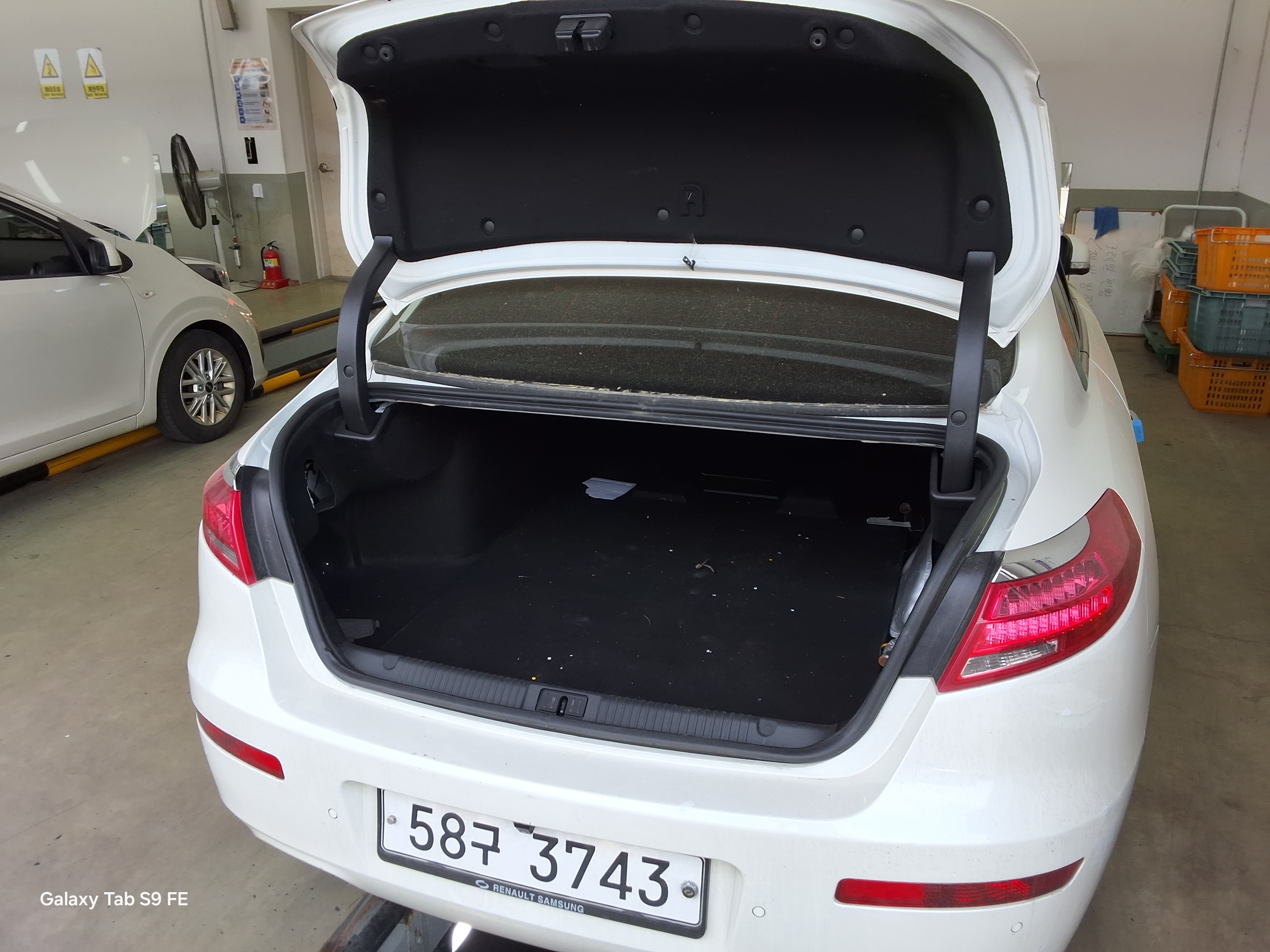 Renault Samsung SM7 2017 - Image 15