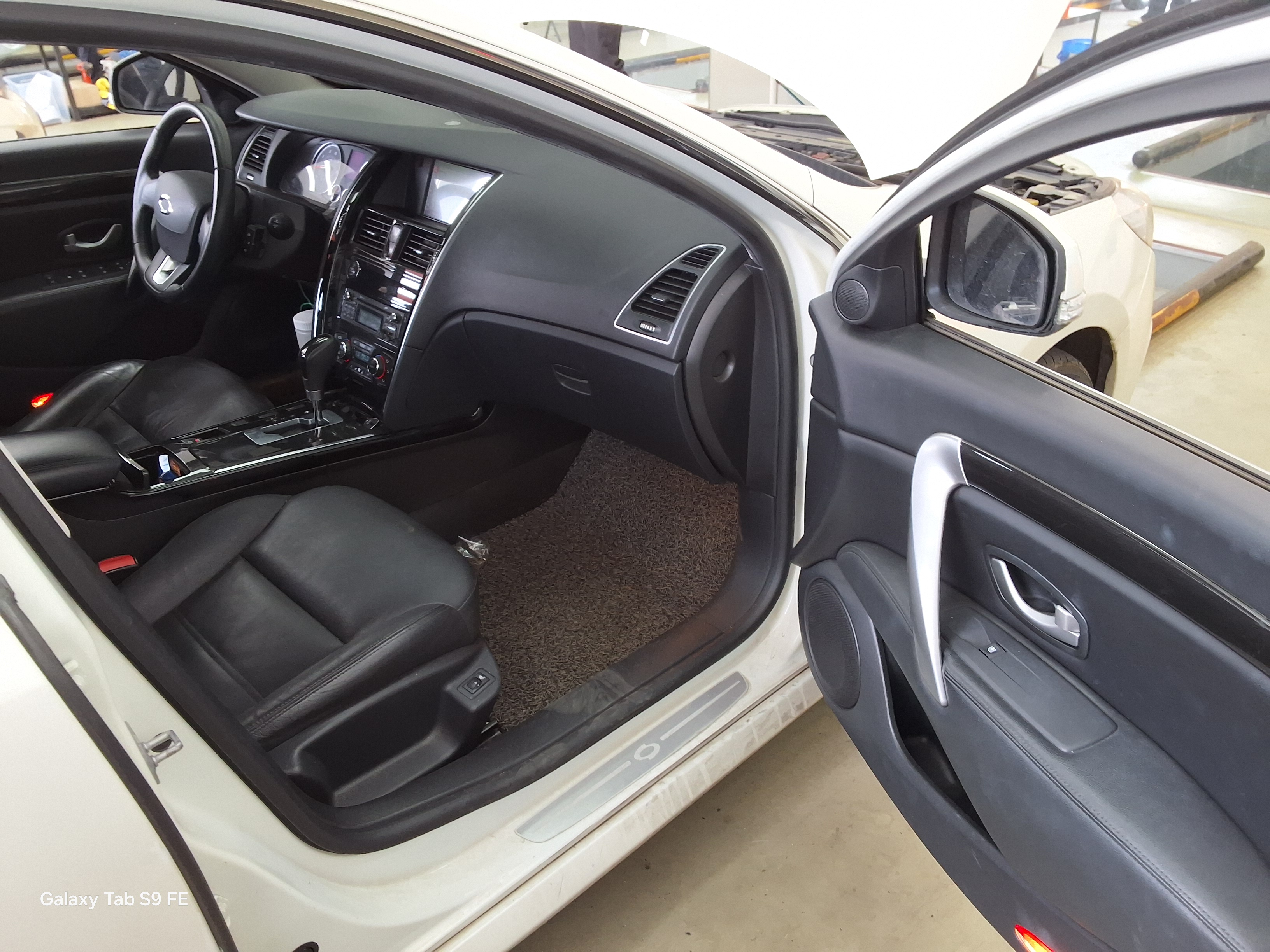 Renault Samsung SM7 2017 - Image 13