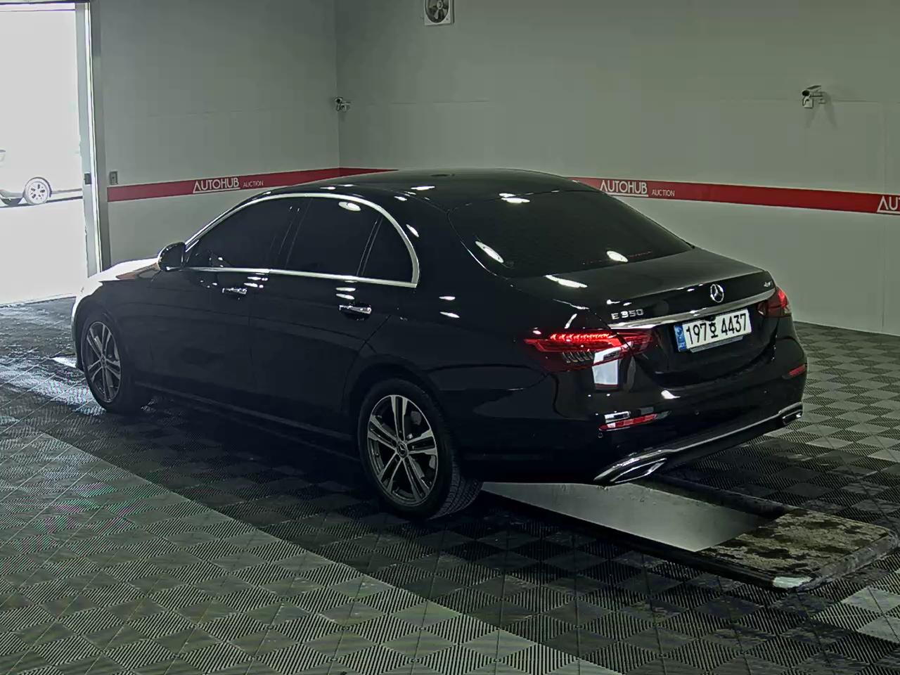 Mercedes-Benz E-Class 2022 - Image 5