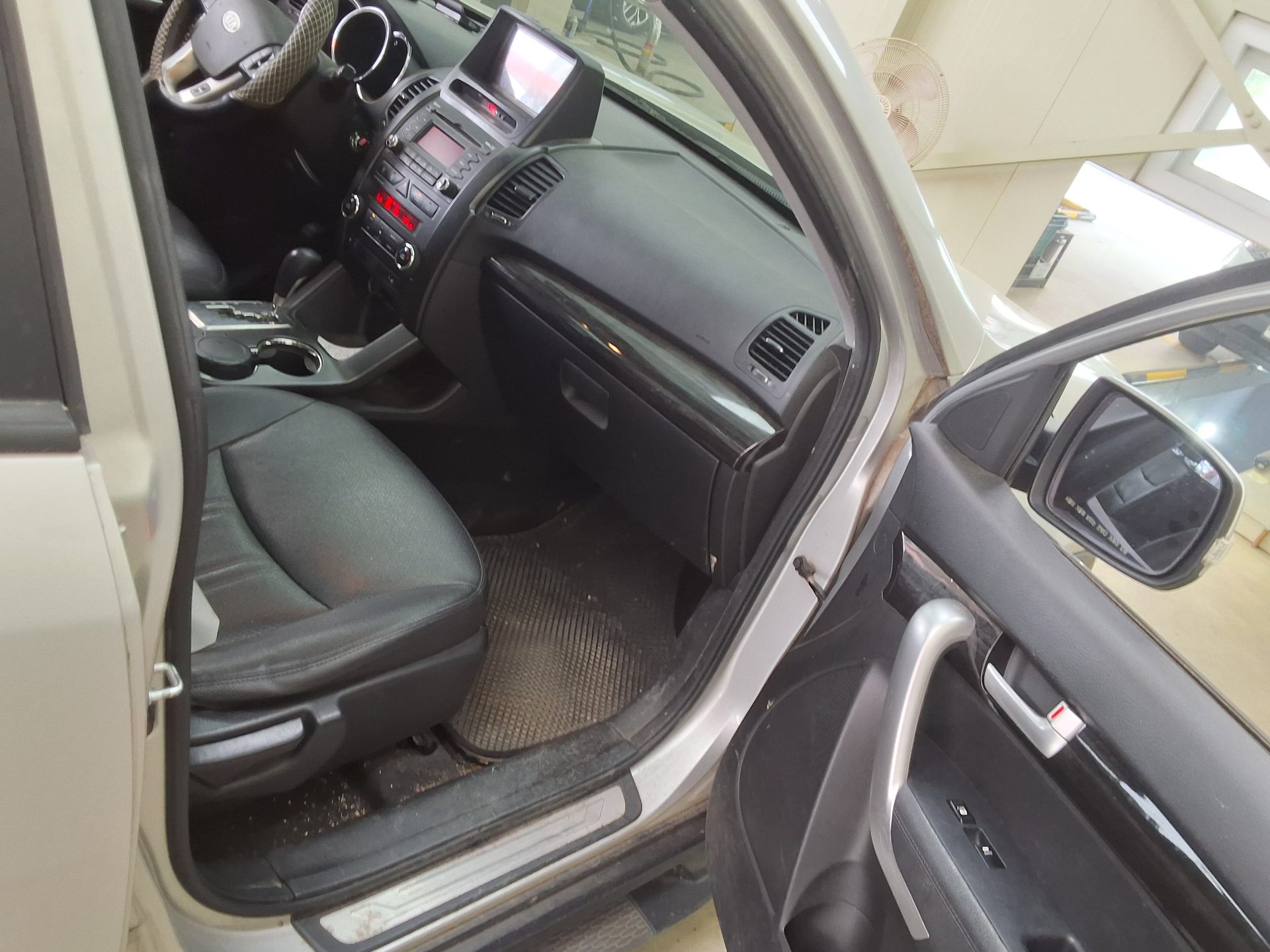 Kia Sorento 2012 - Image 13