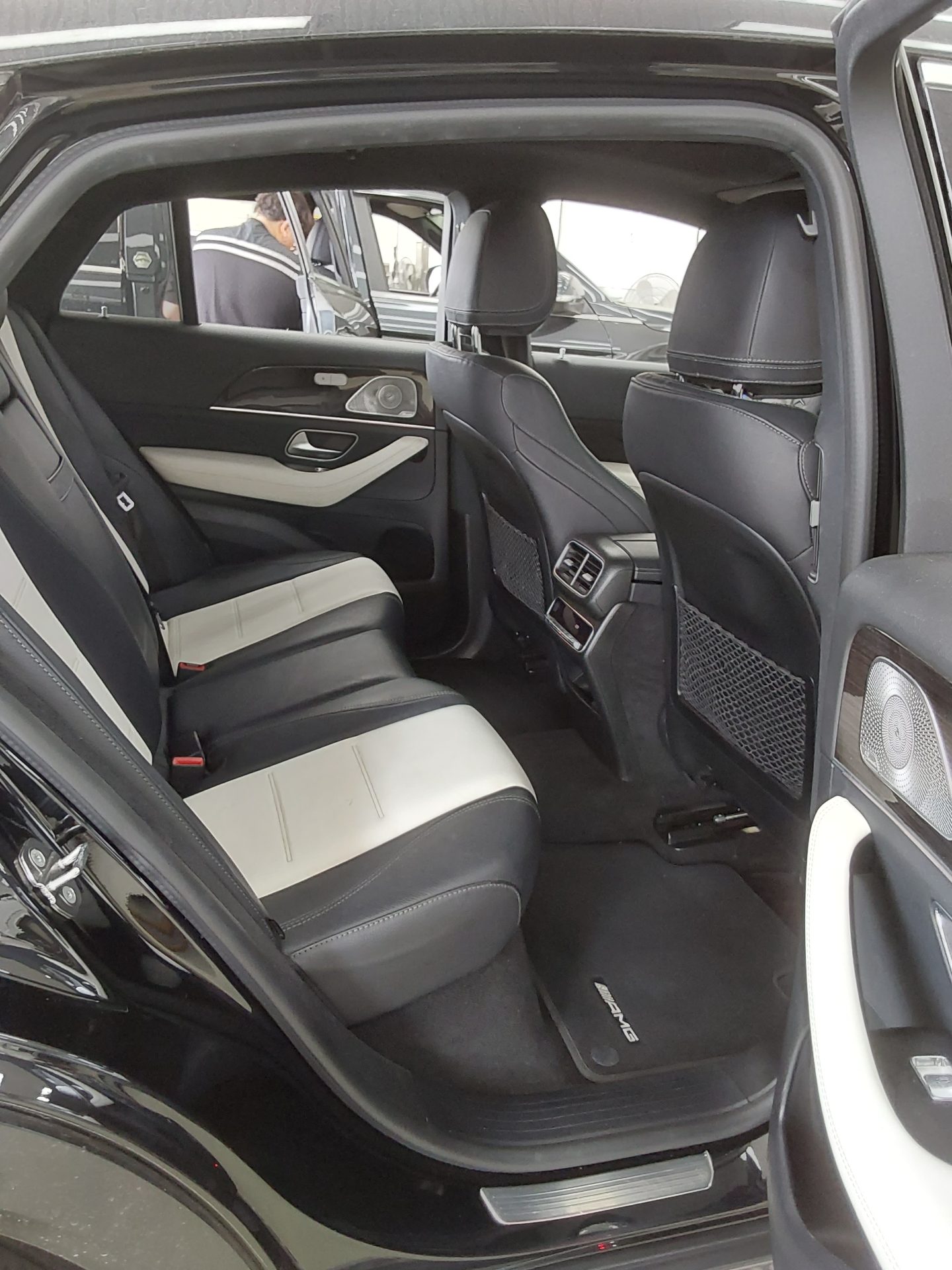 مرسيدس بنز GLE 2021 - صورة 12