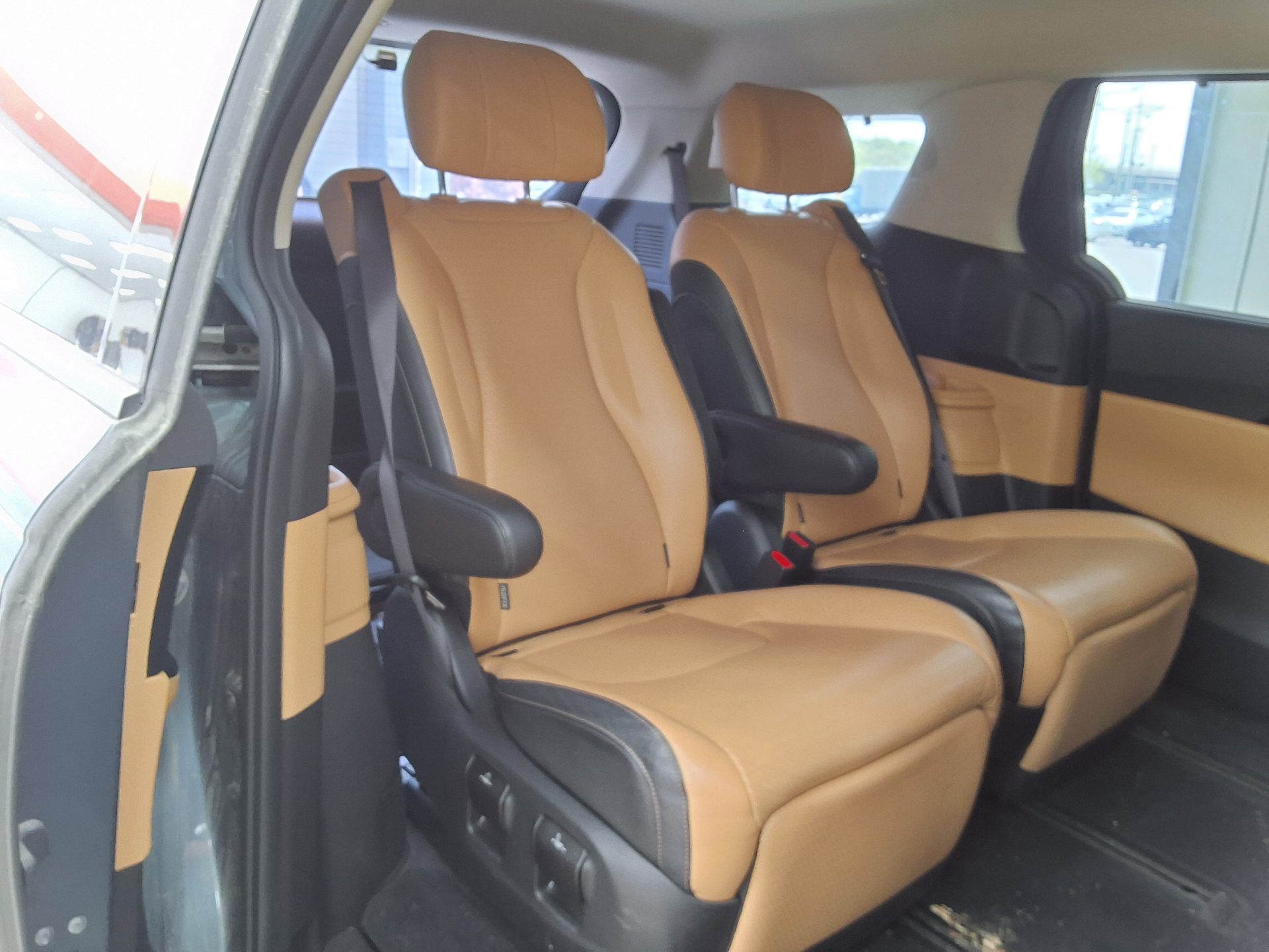 Kia SEDONA 2022 - Image 12