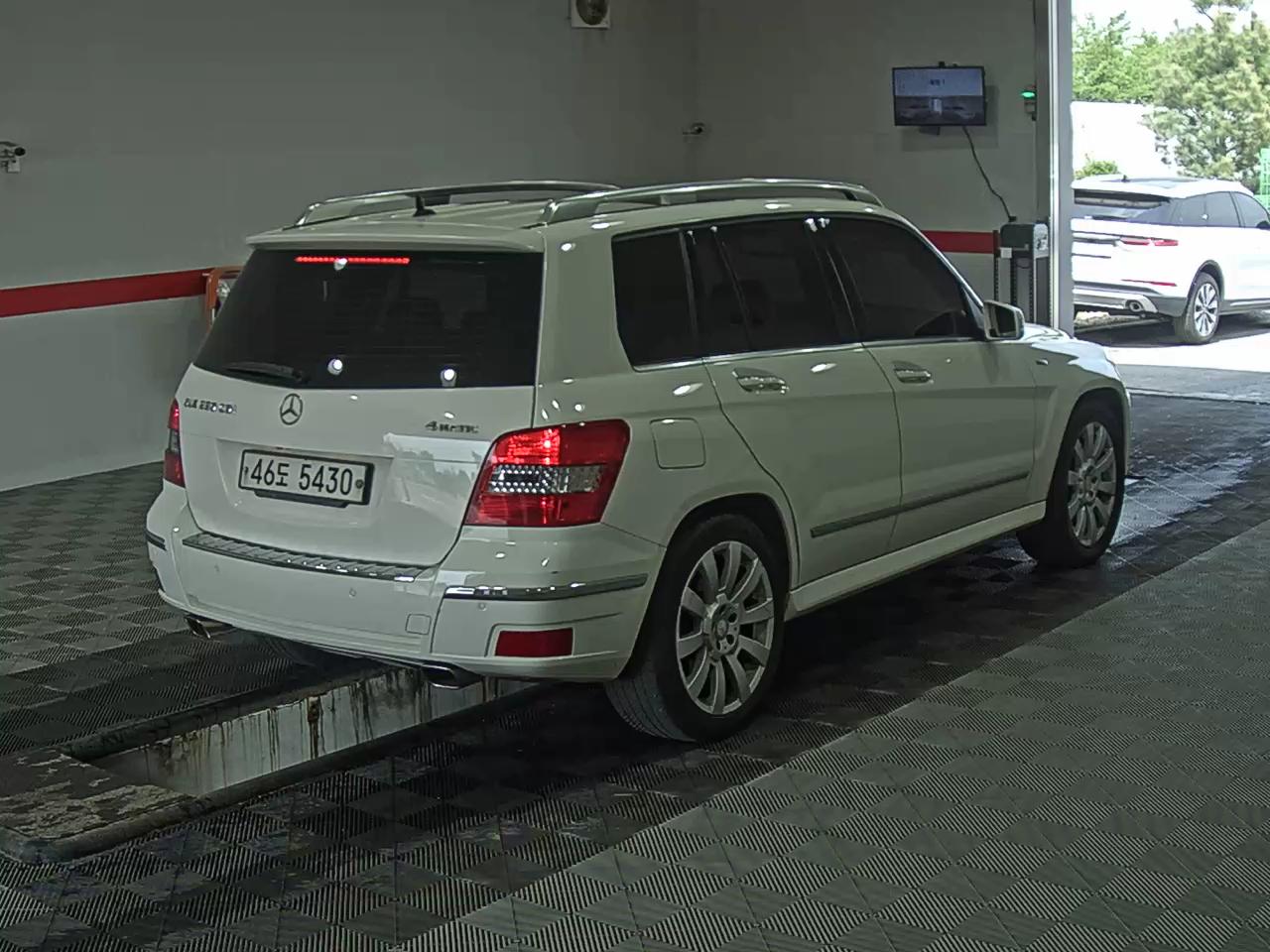 مرسيدس بنز GLK 2012 - صورة 4