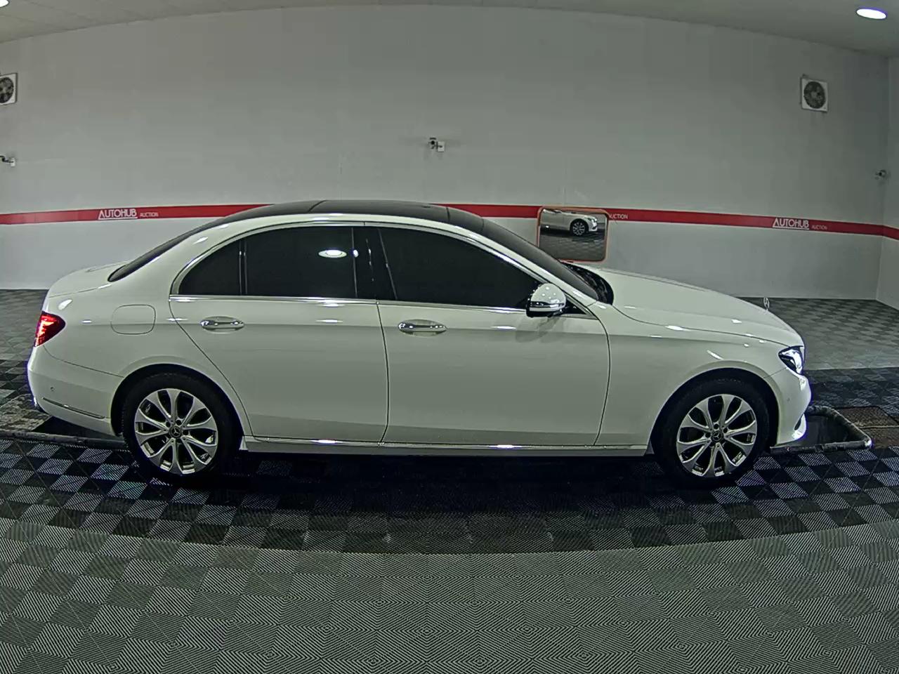 Mercedes-Benz E-Class 2019 - Image 3