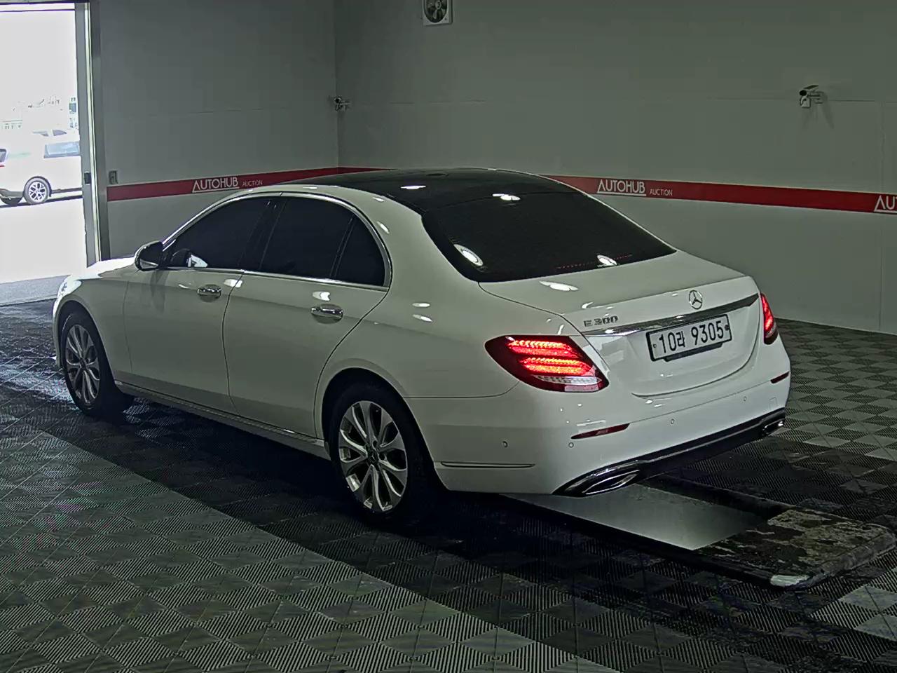 Mercedes-Benz E-Class 2019 - Image 5