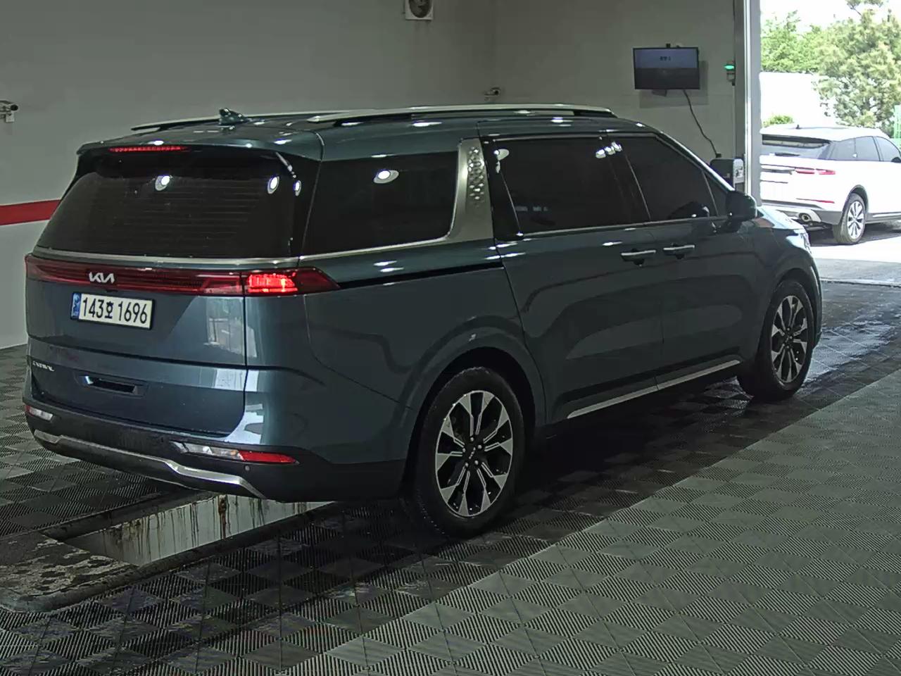 Kia SEDONA 2022 - Image 4