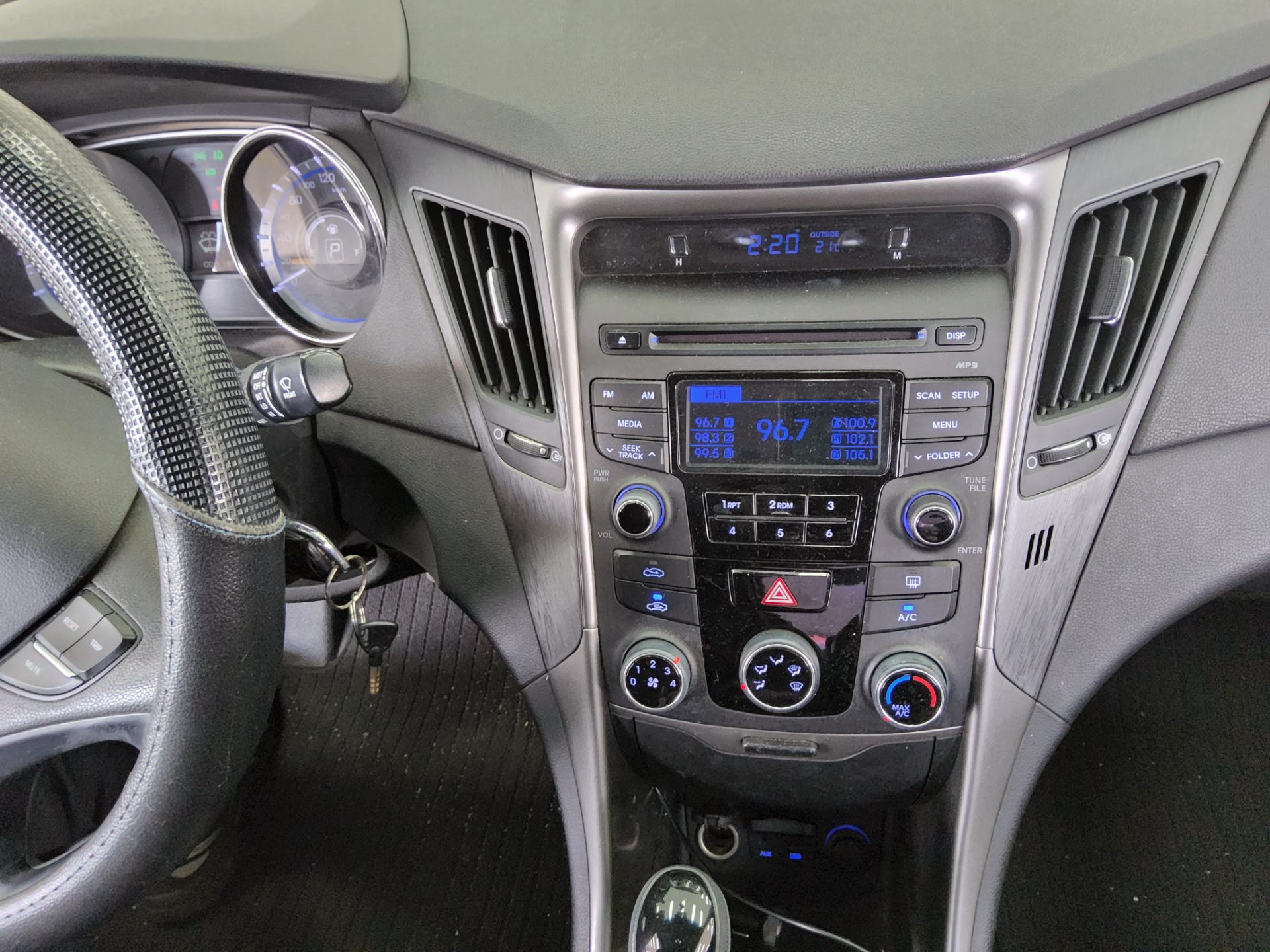 Hyundai Sonata 2013 - Image 16