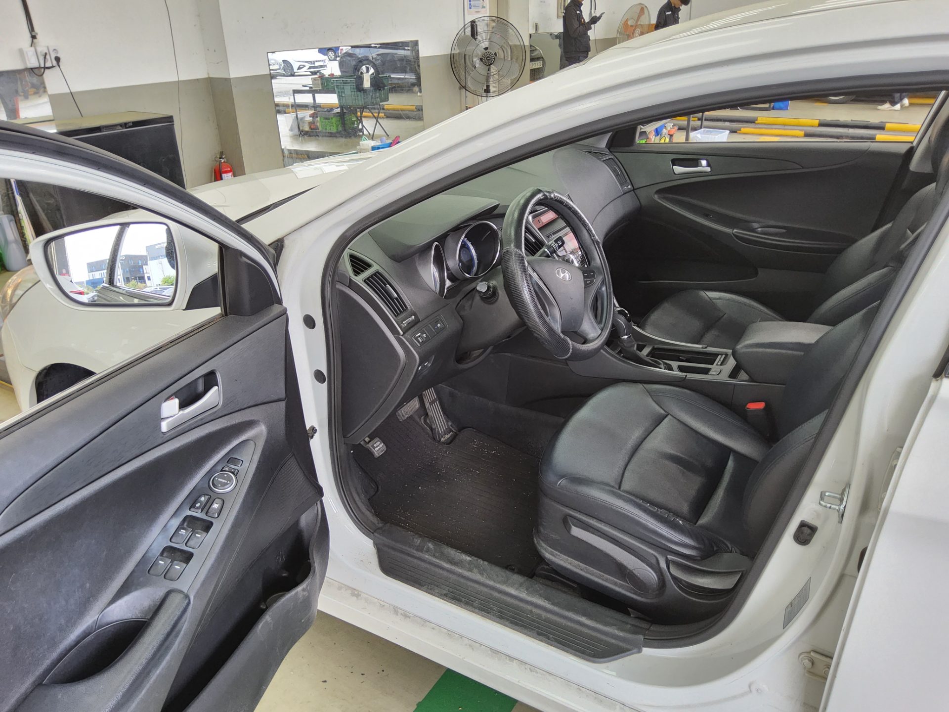 Hyundai Sonata 2013 - Image 9