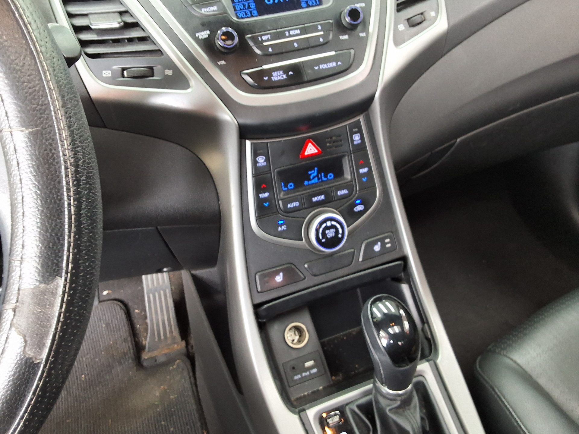 Hyundai Elantra 2015 - Image 16