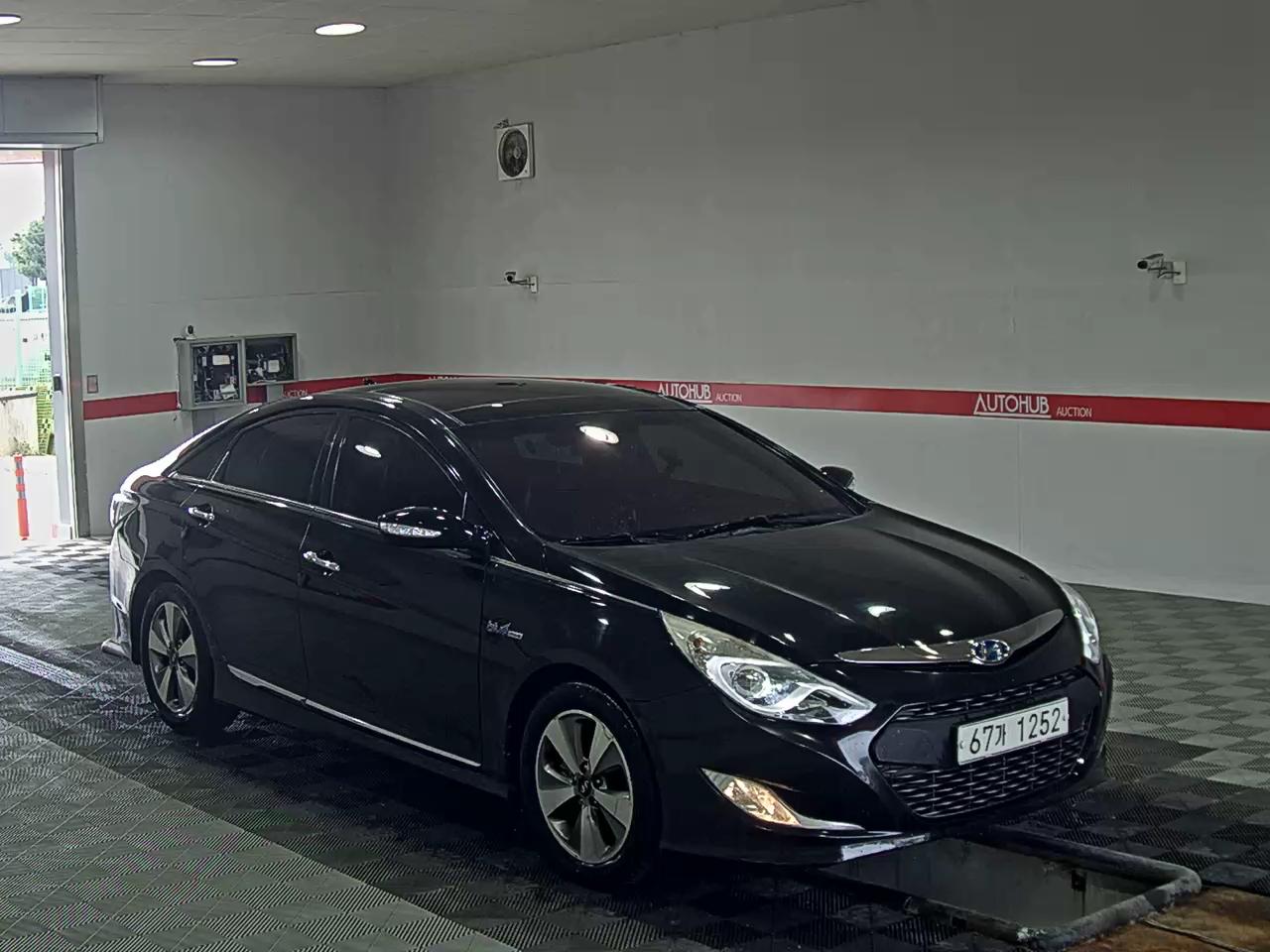 Hyundai Sonata 2012 - Image 2