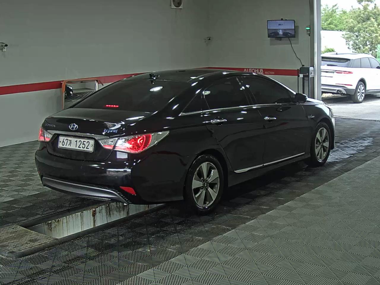 Hyundai Sonata 2012 - Image 4