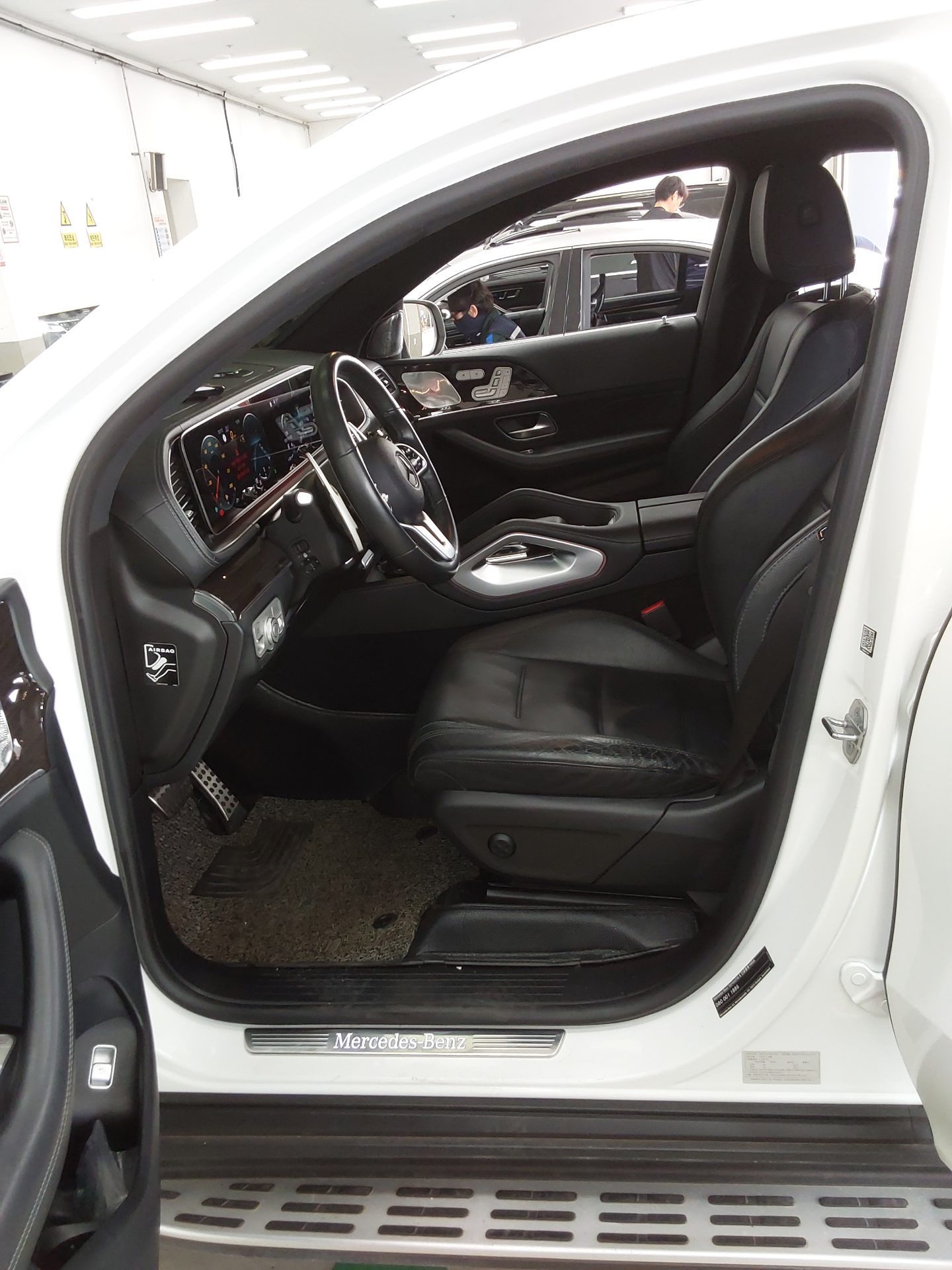 Mercedes-Benz GLE-Class 2021 - Image 9