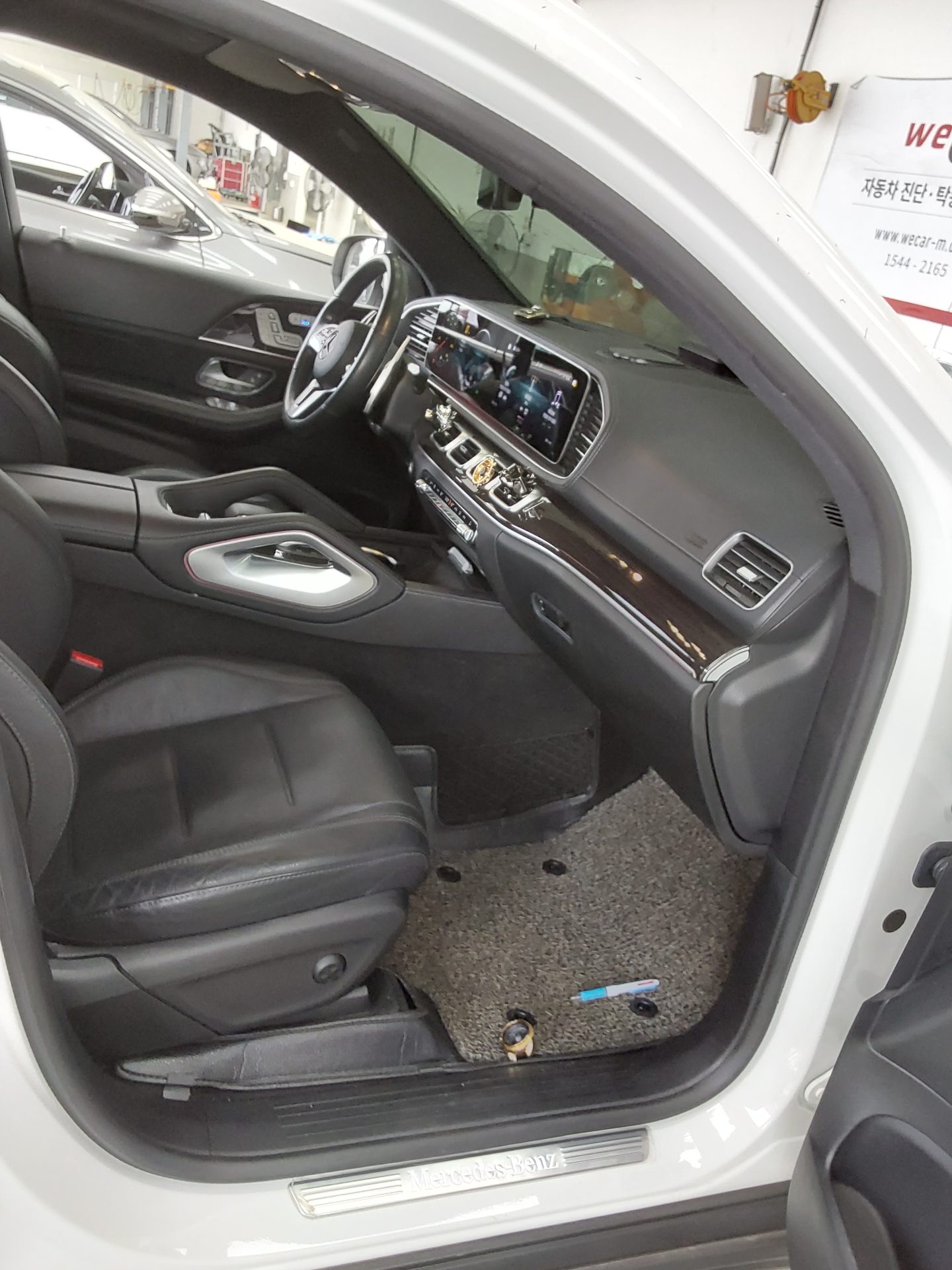 Mercedes-Benz GLE-Class 2021 - Image 13