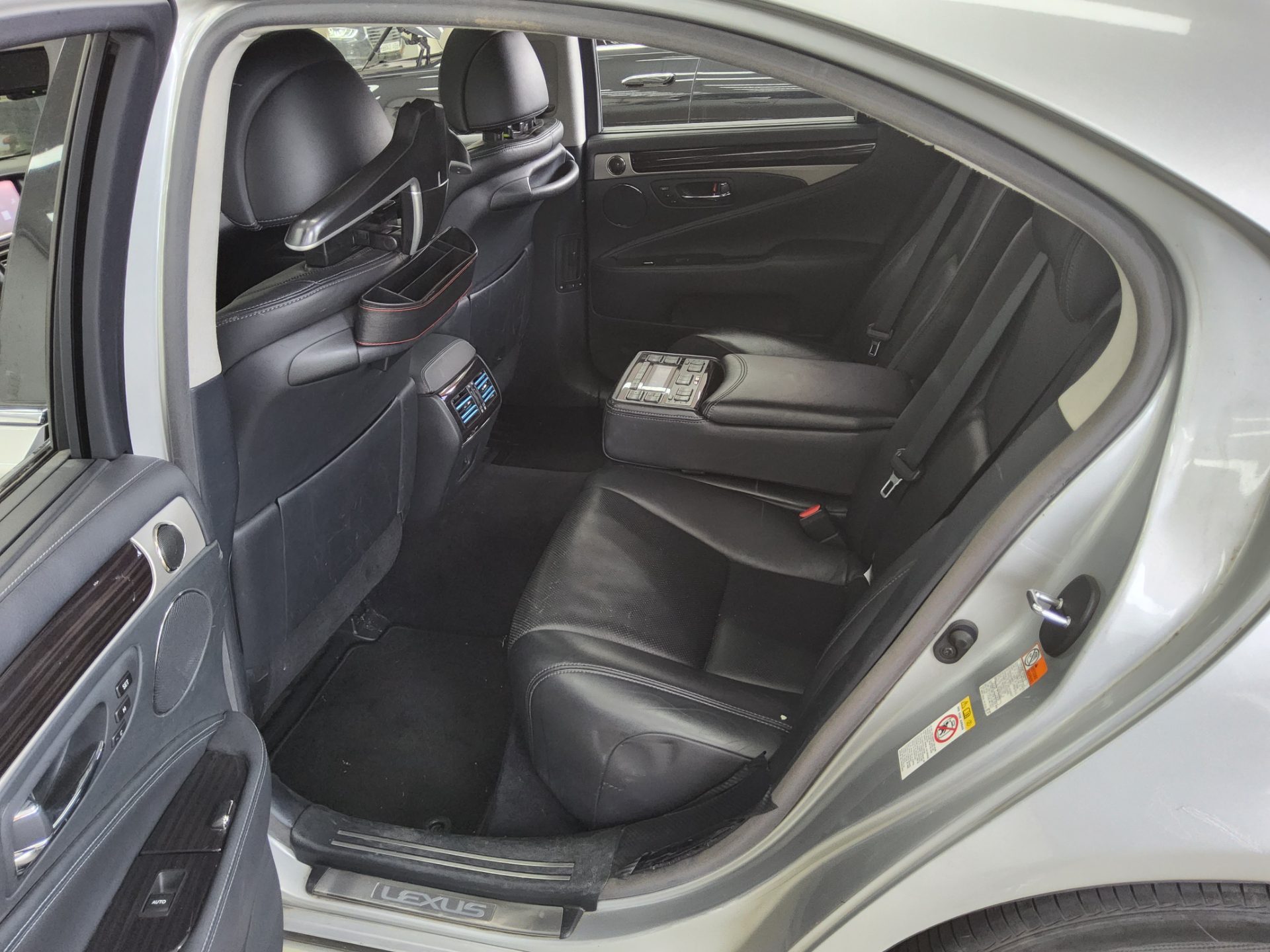 Lexus LS 2017 - Image 11