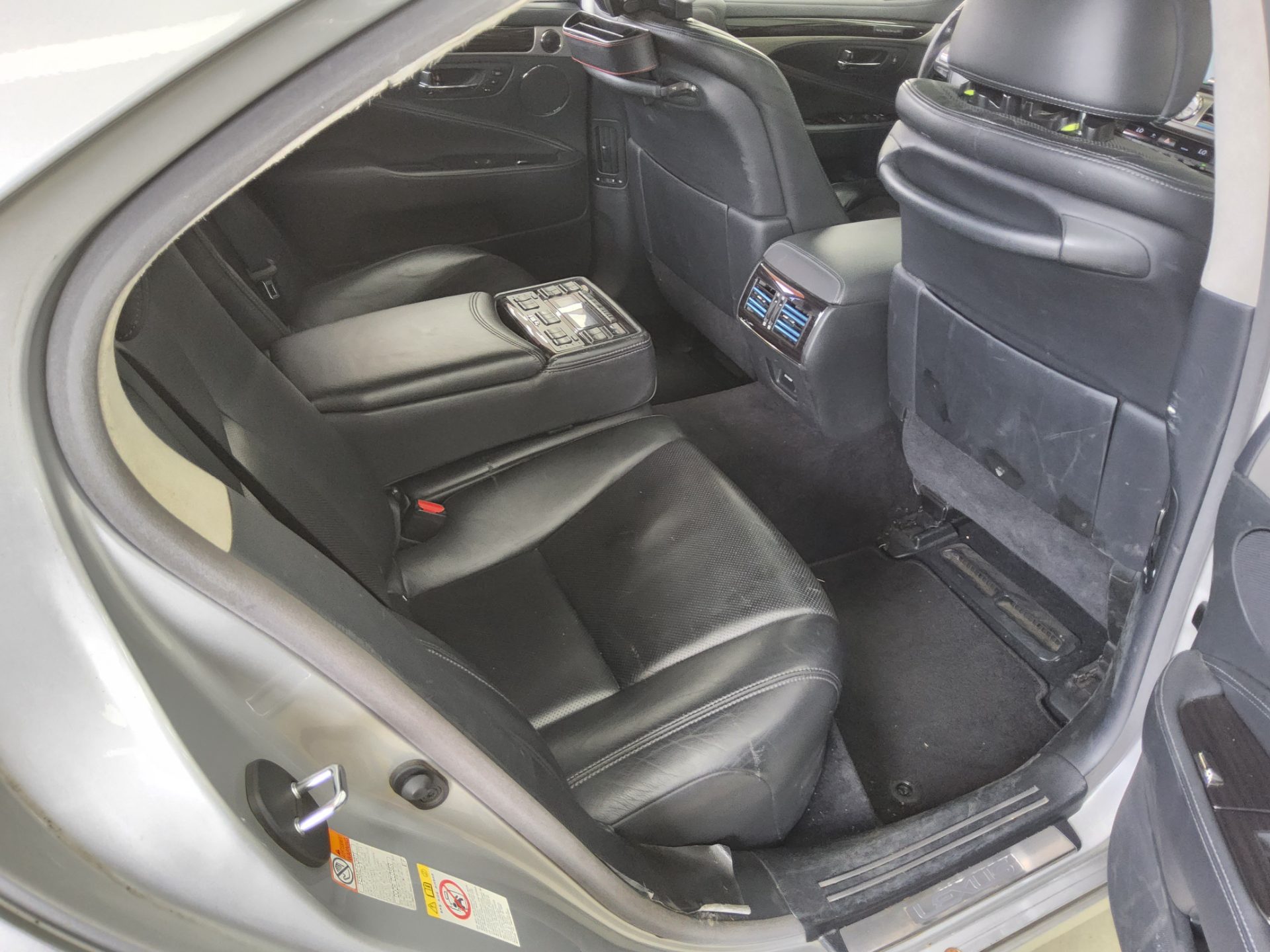Lexus LS 2017 - Image 12
