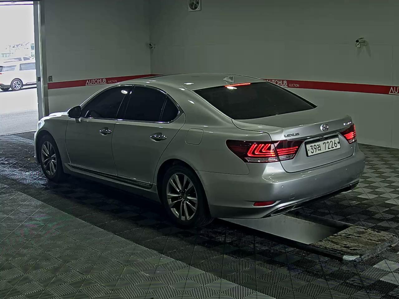 Lexus LS 2017 - Image 5