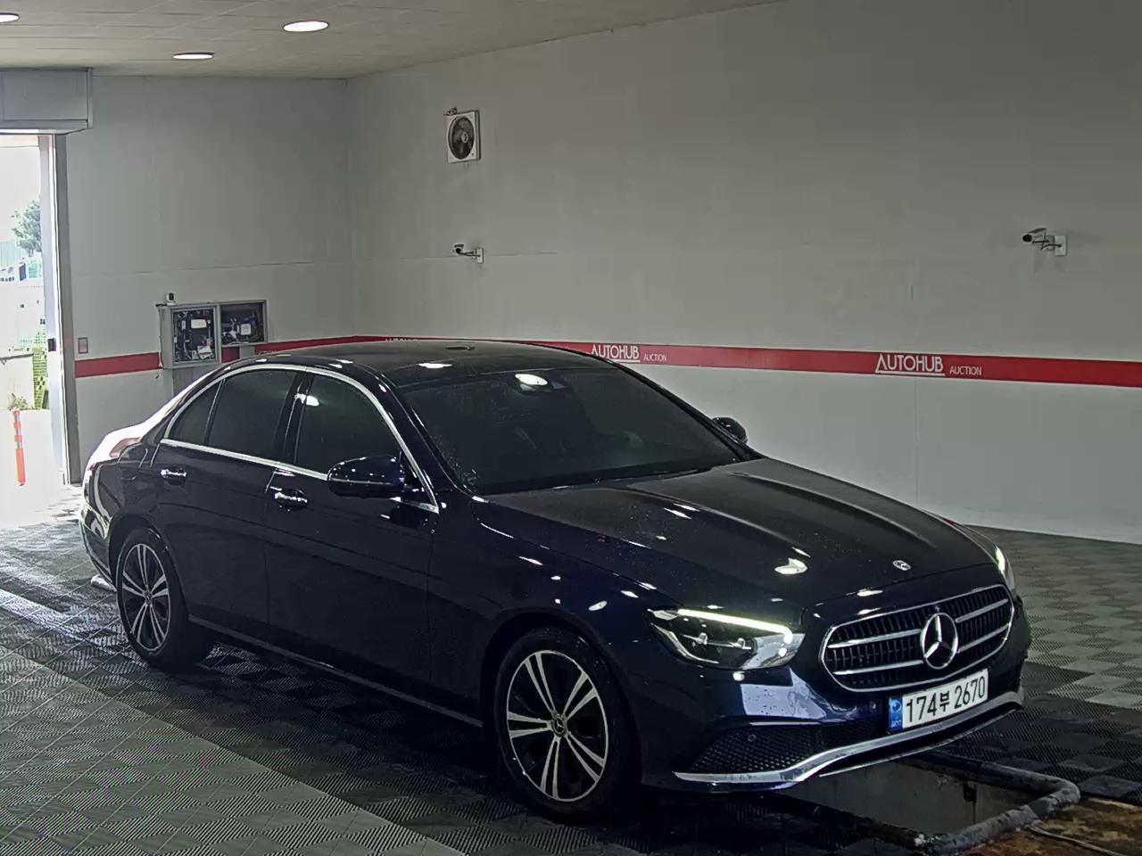 Mercedes-Benz E-Class 2022 - Image 2