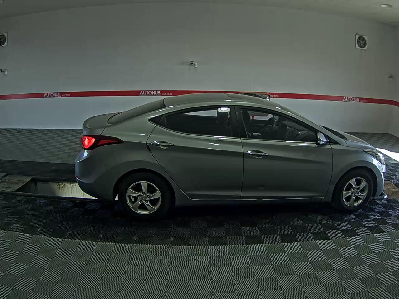 Hyundai Elantra 2015 - Image 3