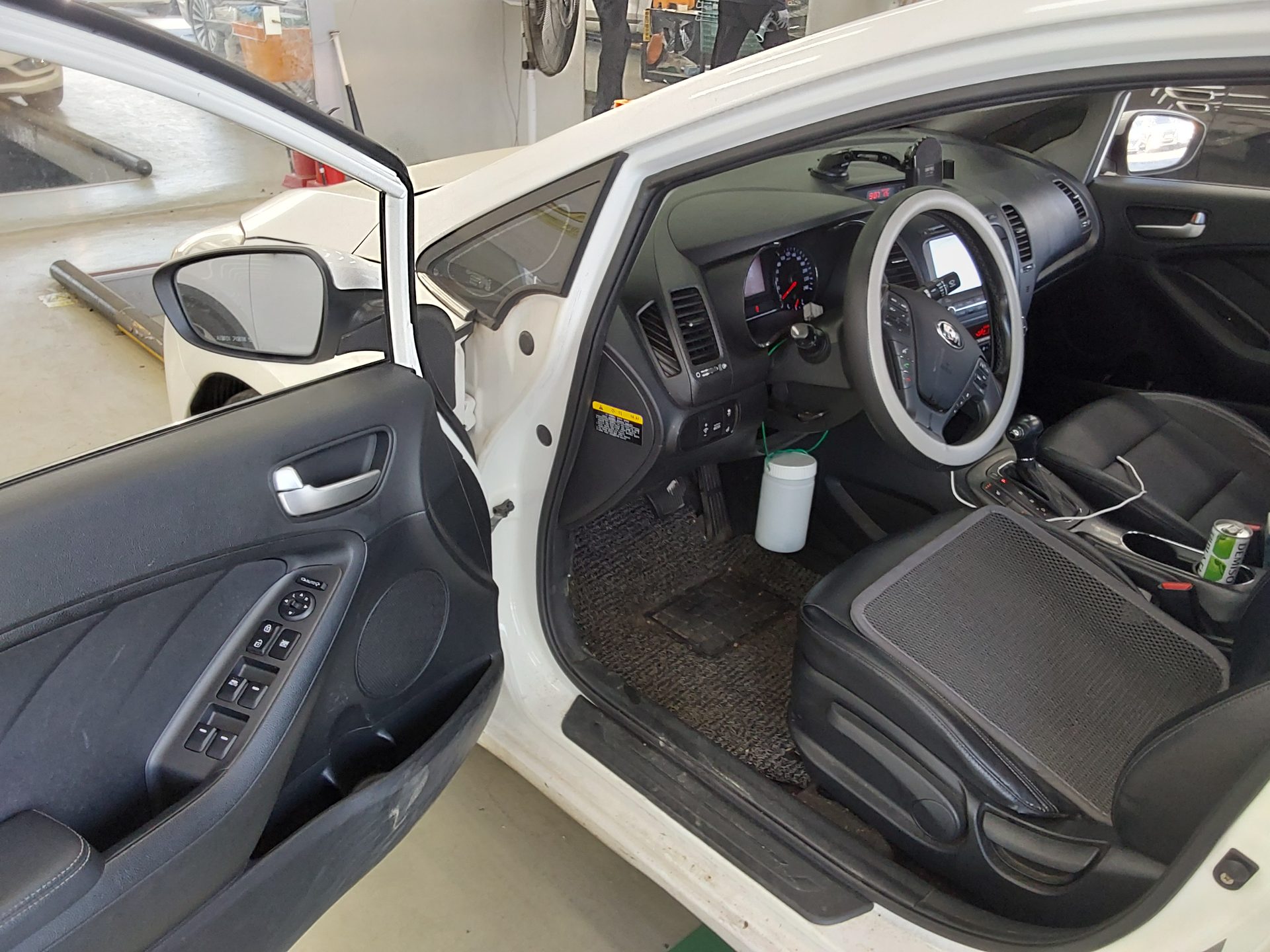 Kia K3 2015 - Image 10