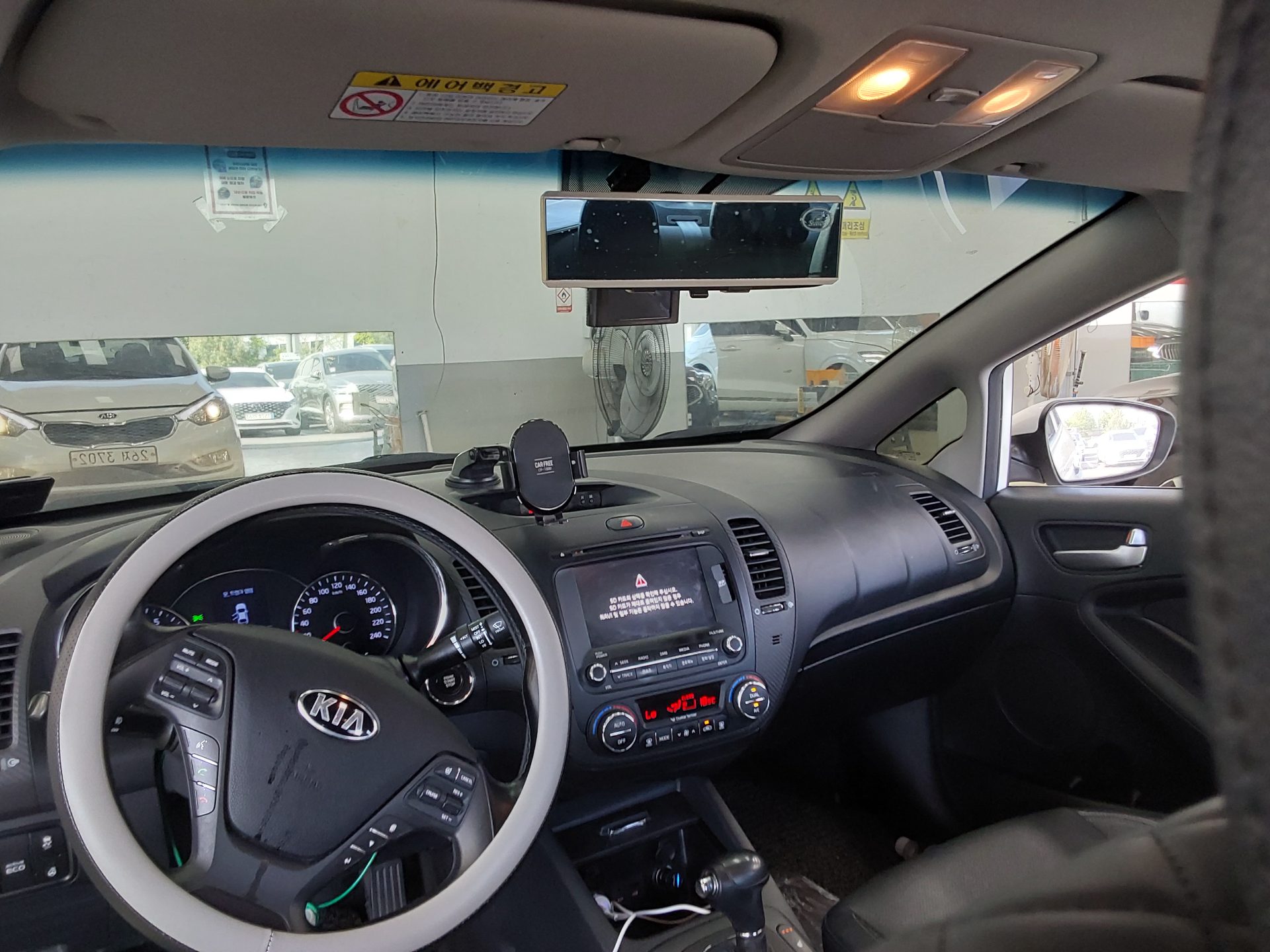 Kia K3 2015 - Image 11