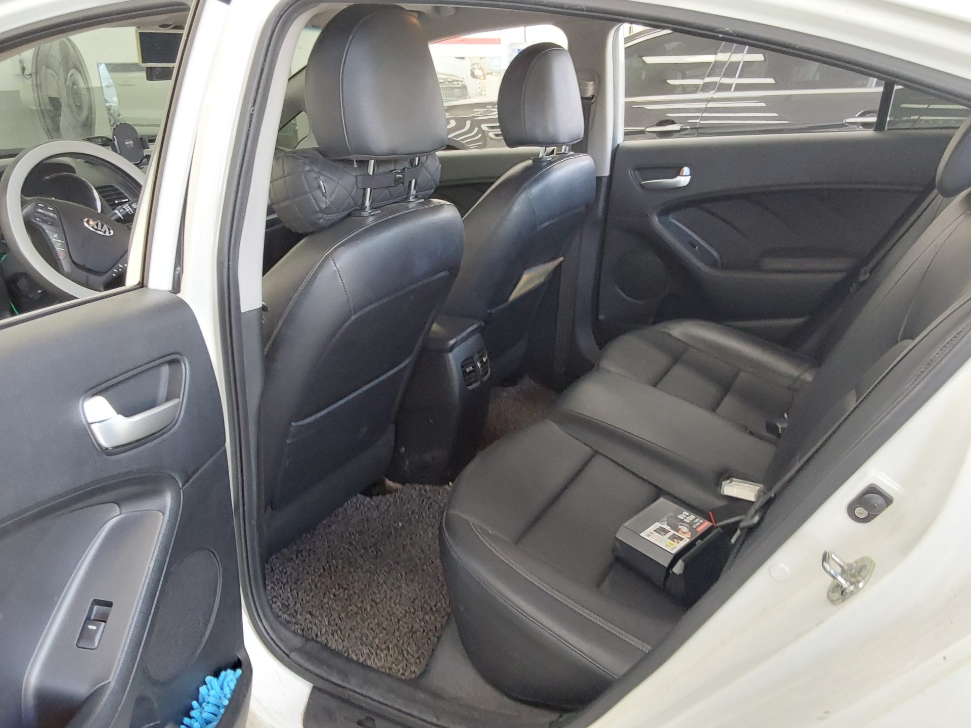 Kia K3 2015 - Image 12